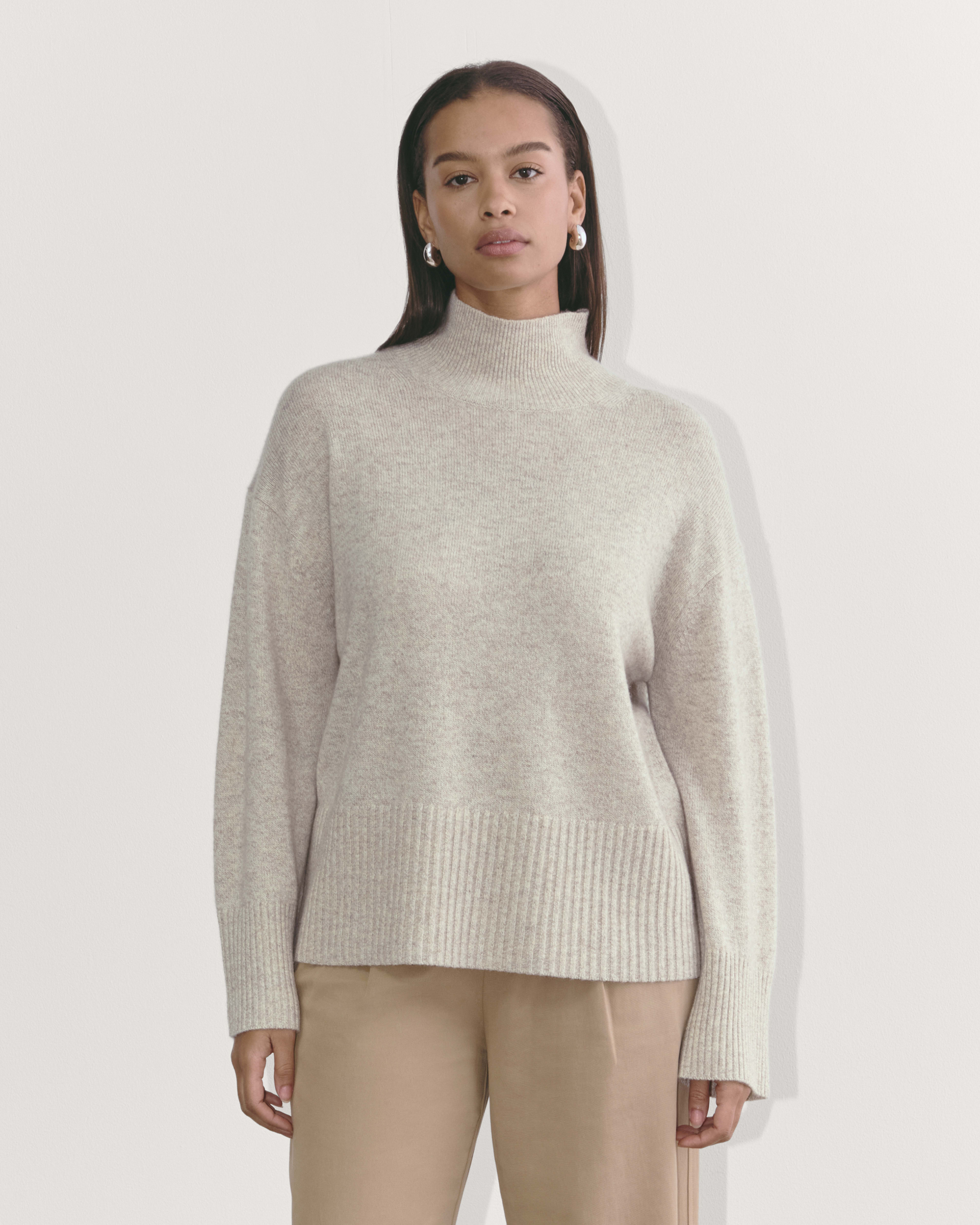 The Boxy Turtleneck in Cashmere Canvas Everlane