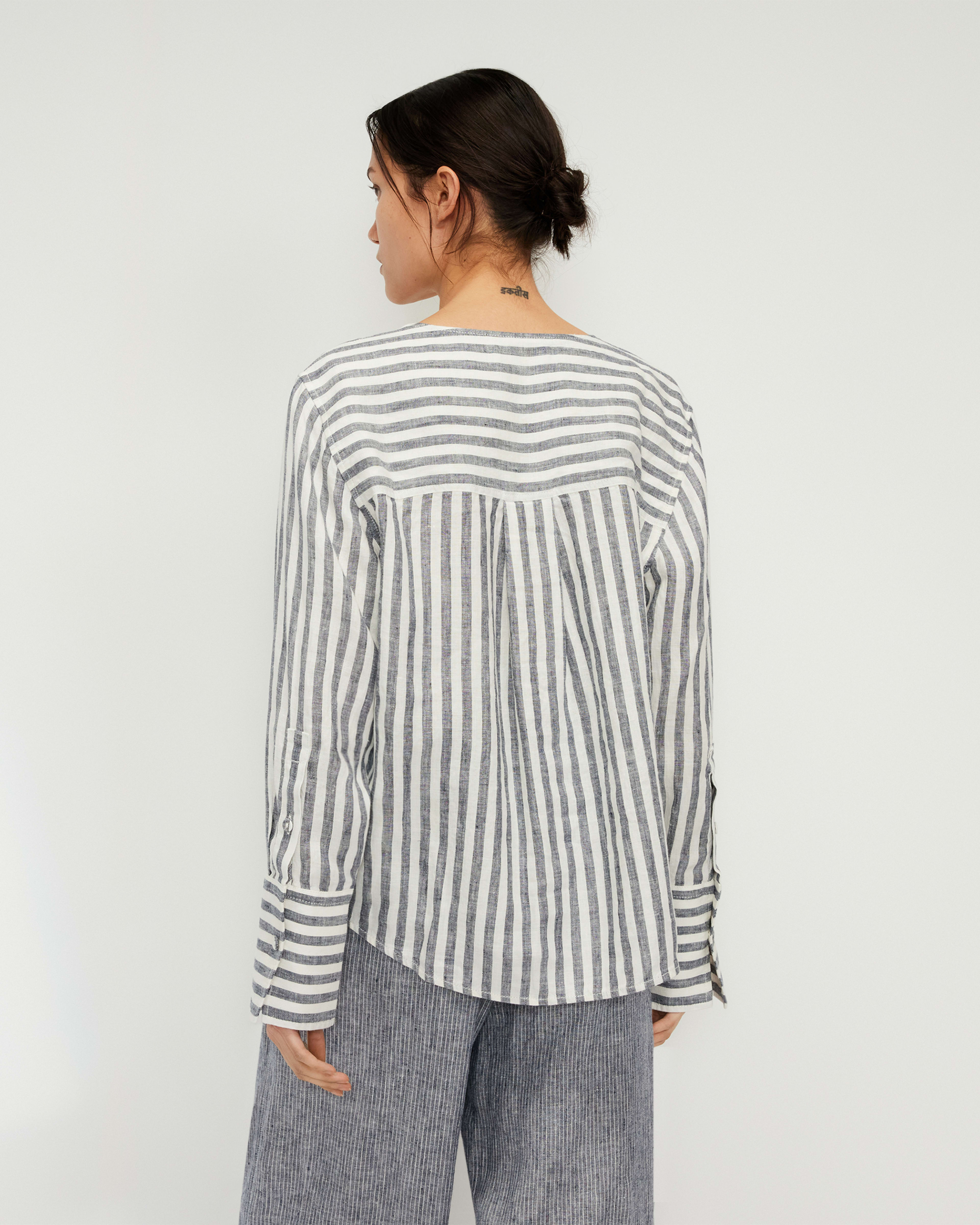 The Linen Popover Shirt Bone / Navy Everlane