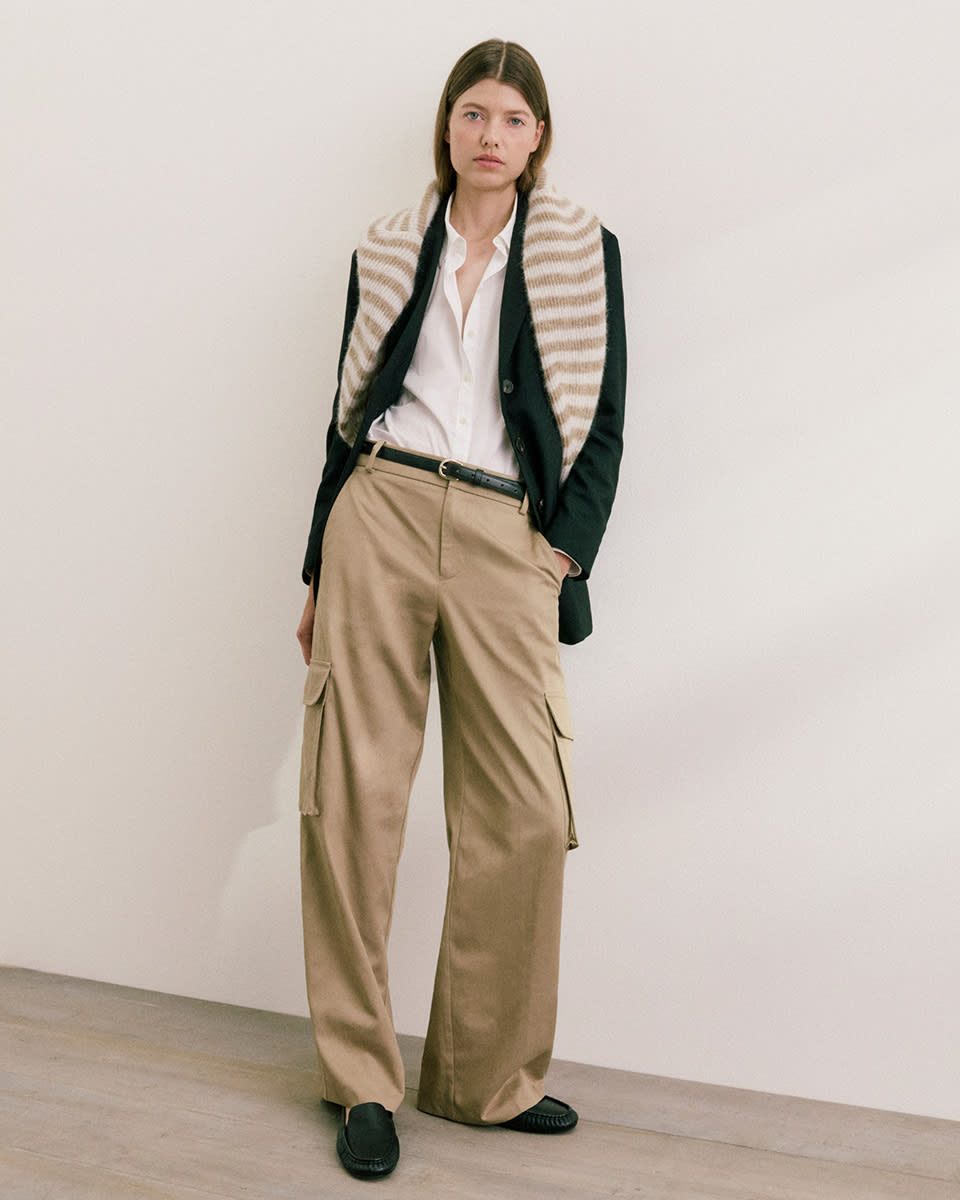 Everlane pic description