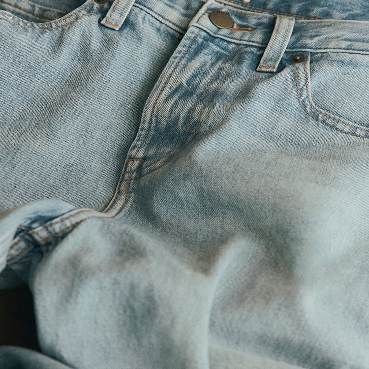 Everlane pic description