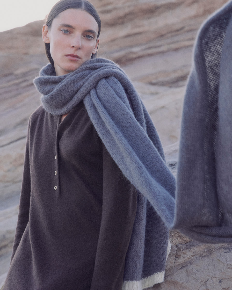 Everlane pic description