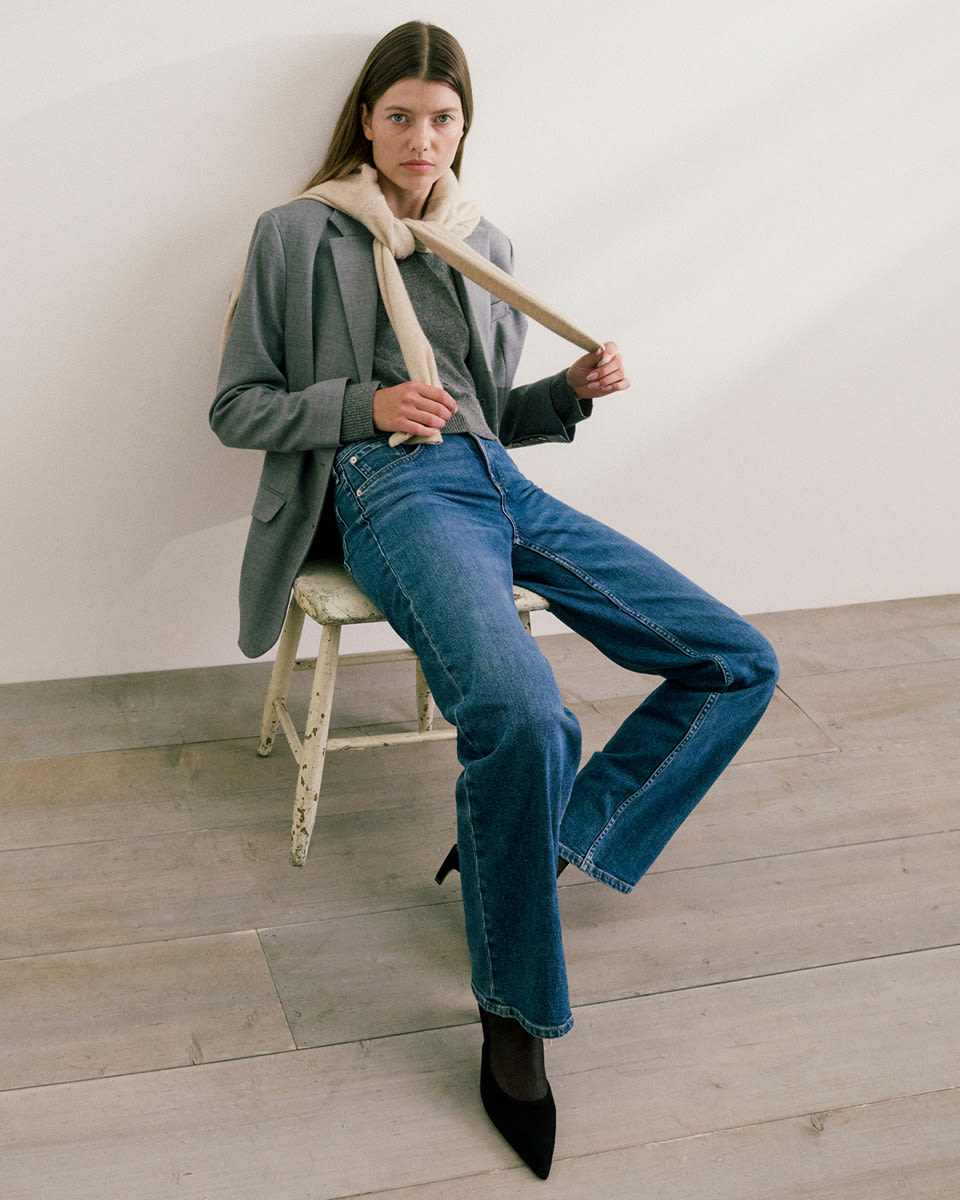 Everlane pic description