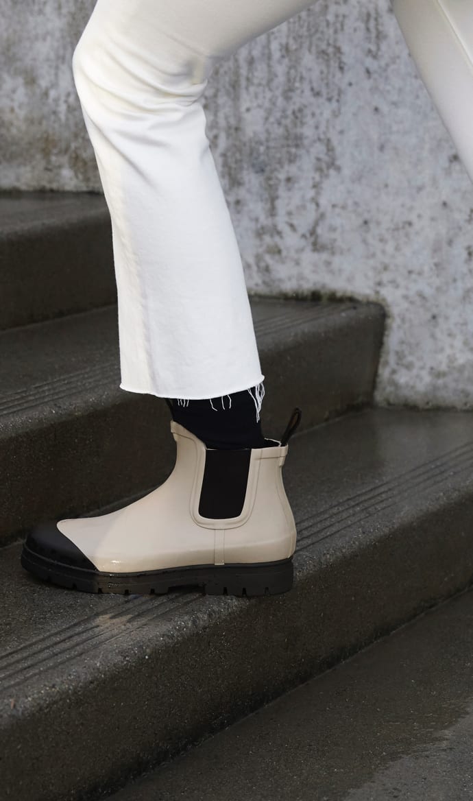 everlane gumboots