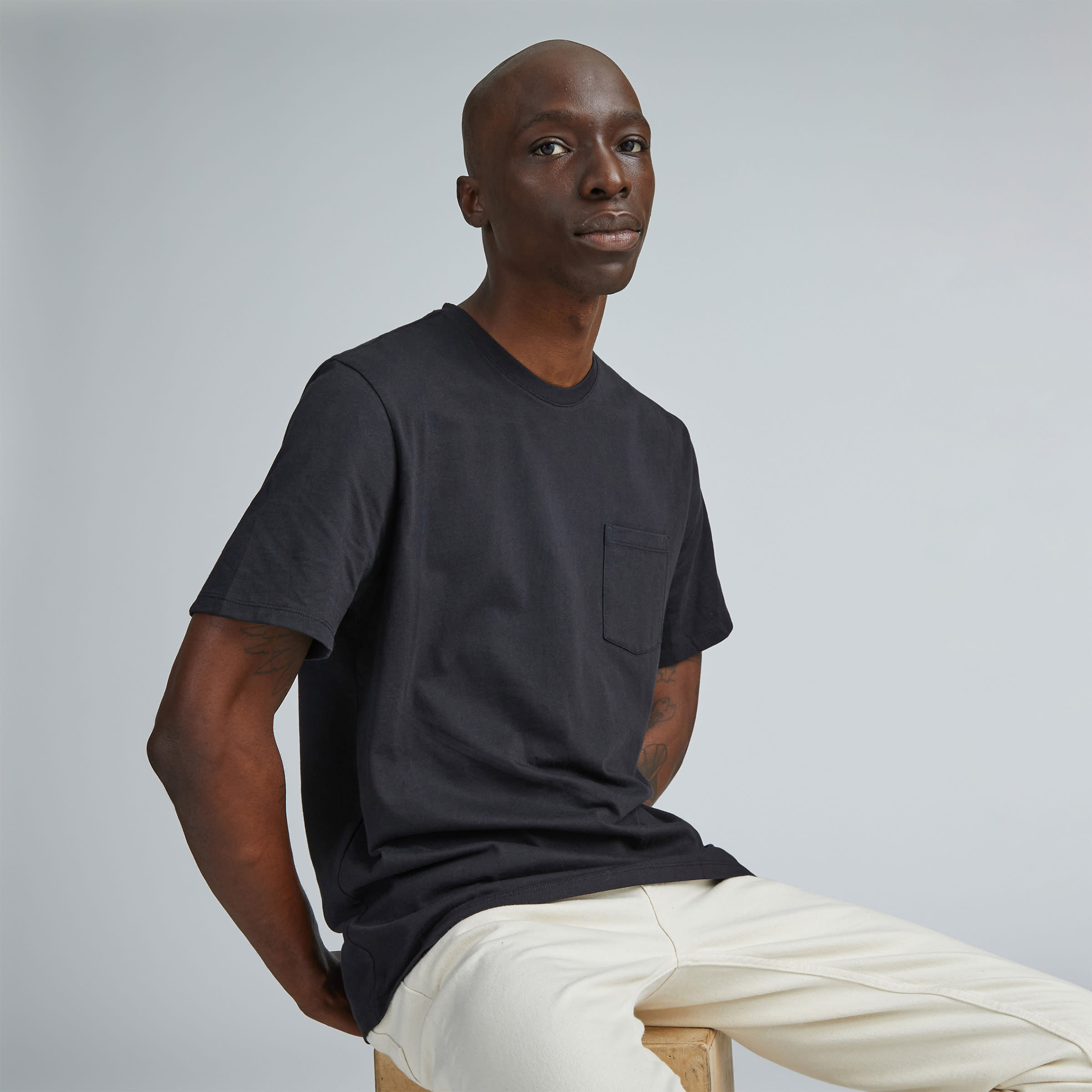 Everlane Men's Premium-Weight Pocket T-Shirt | Uniform in White, Size Extra Small