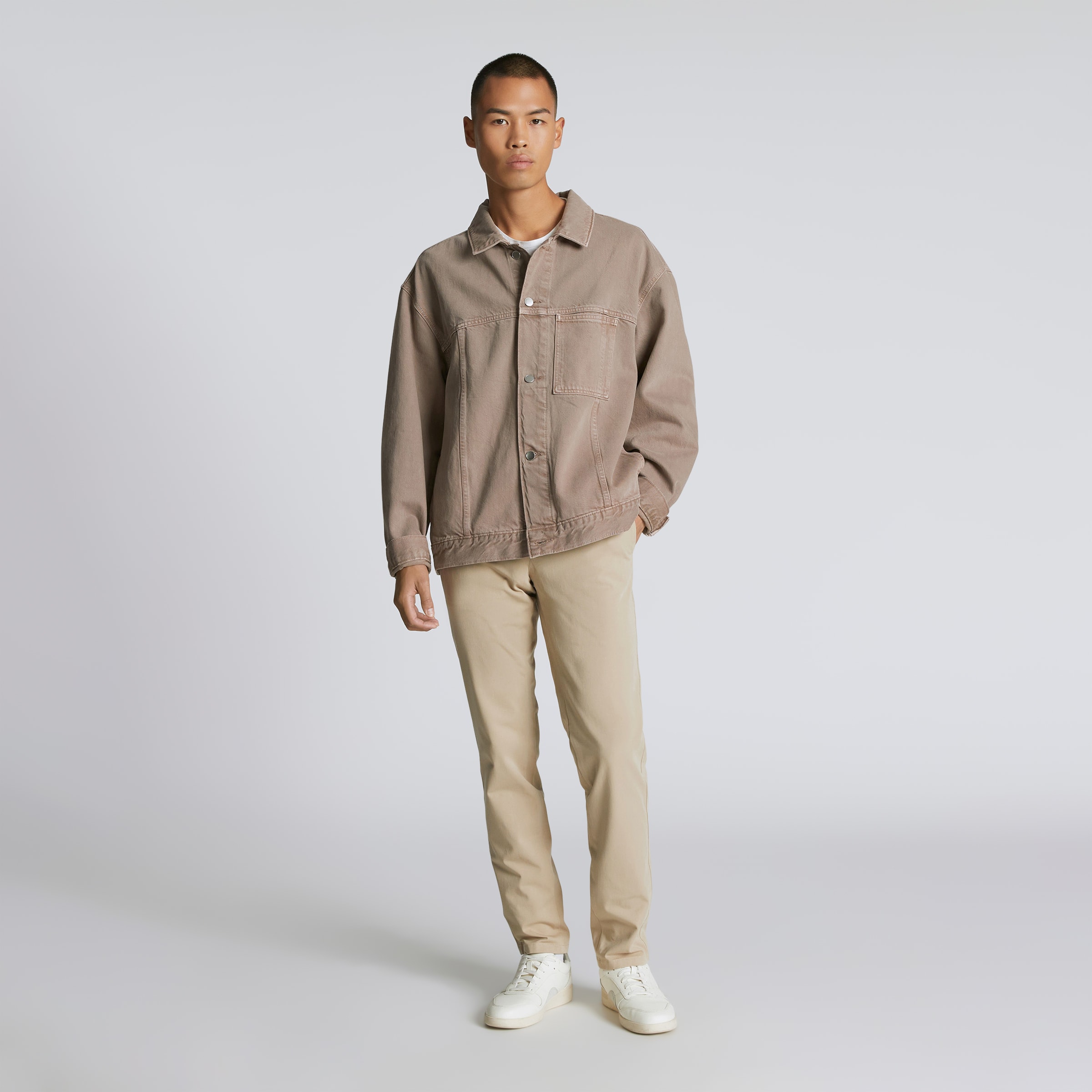 The Straight Fit Performance Chino | Uniform Trench Coat Khaki – Everlane