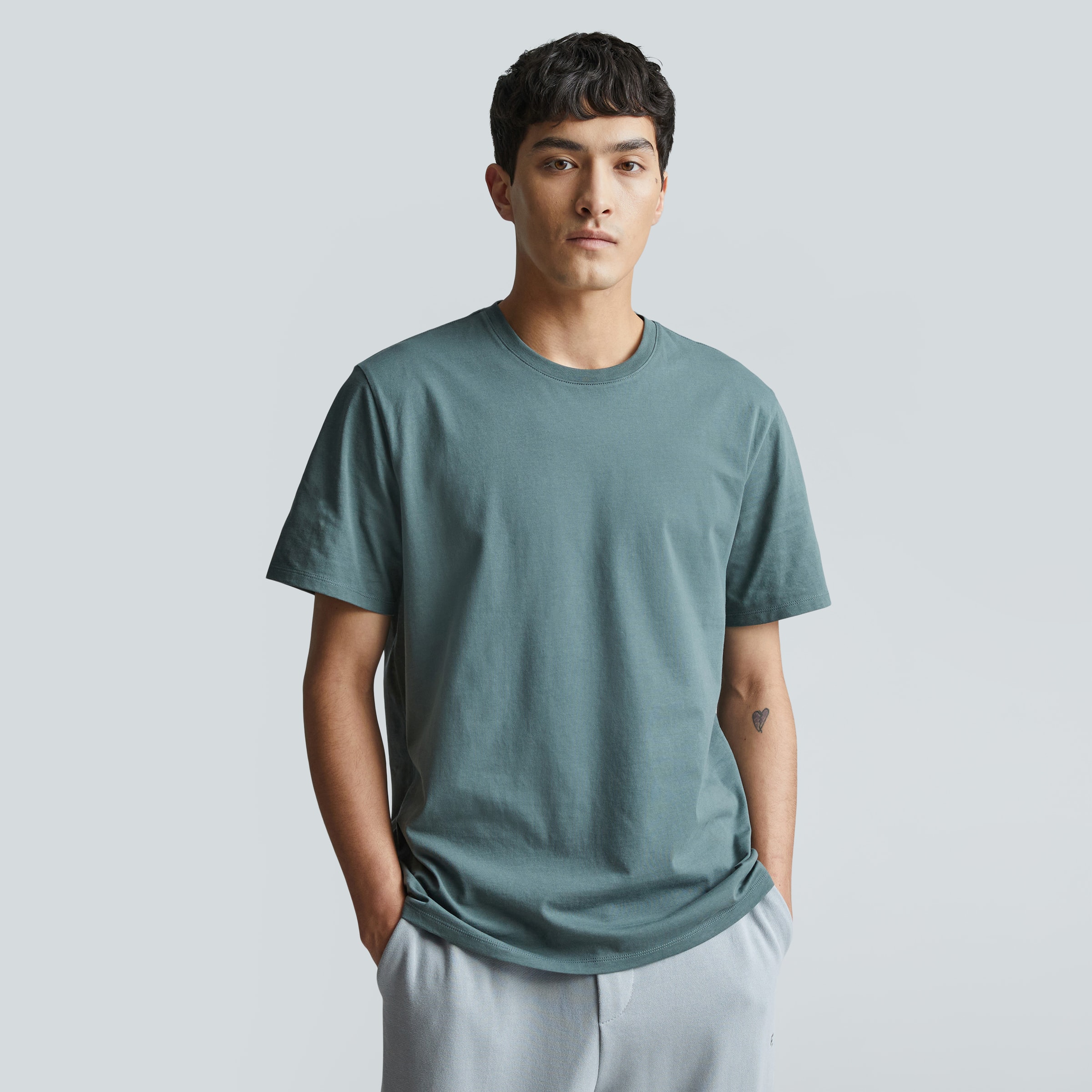 The Organic Cotton Crew Green Balsam – Everlane