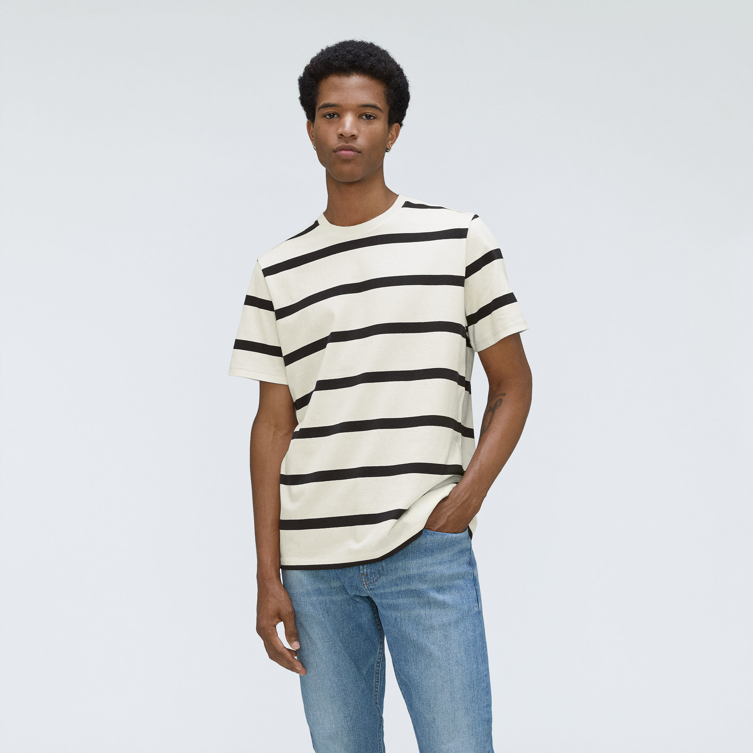 The Premium-Weight Crew | Uniform Black / Canvas – Everlane