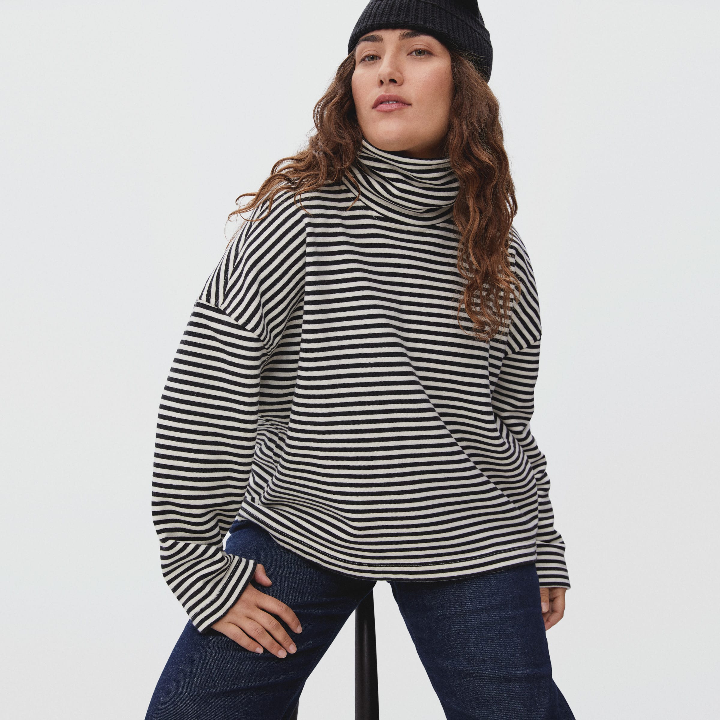 The Turtleneck Sweatshirt Black / White – Everlane