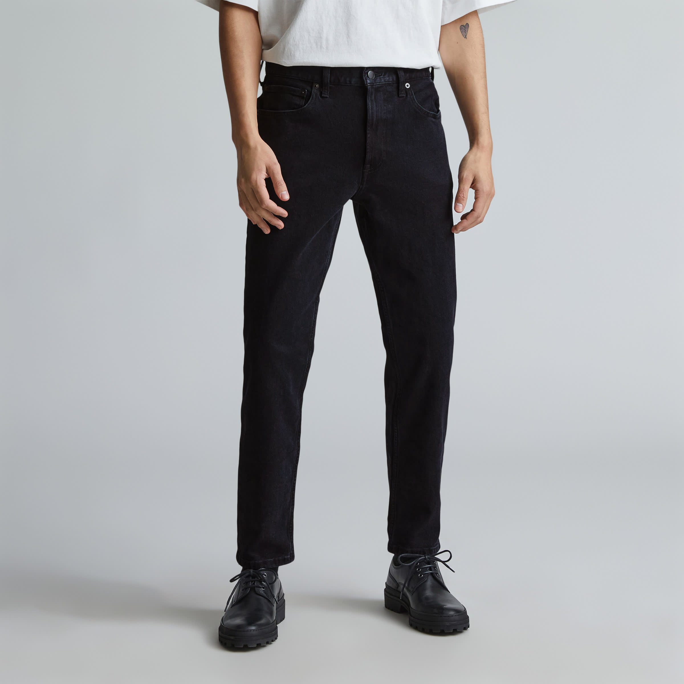 The Organic Taper Jean Coal – Everlane