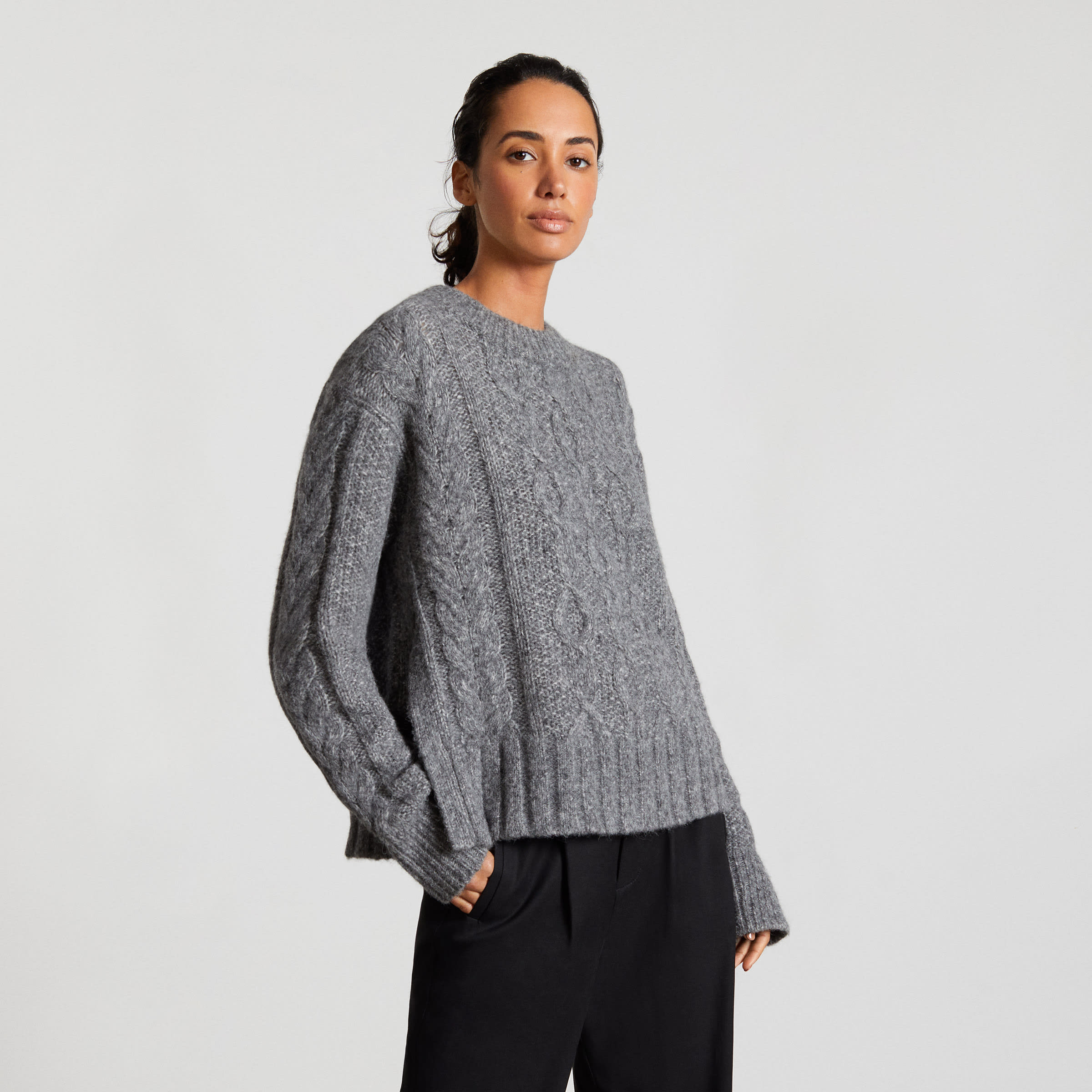The Cloud Cable-Knit Crew Heathered Charcoal – Everlane