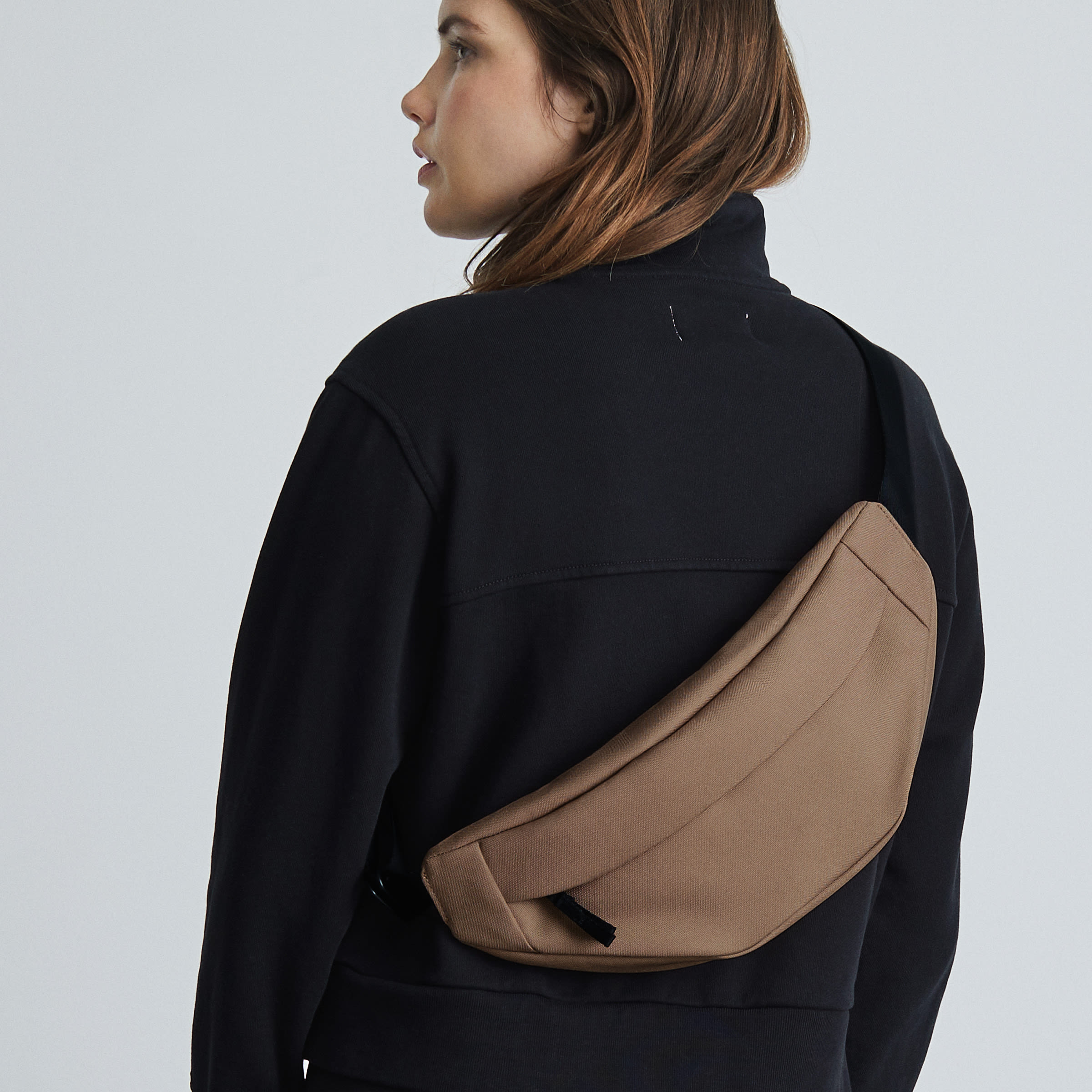 The Renew Transit Fanny Pack Woodsmoke – Everlane