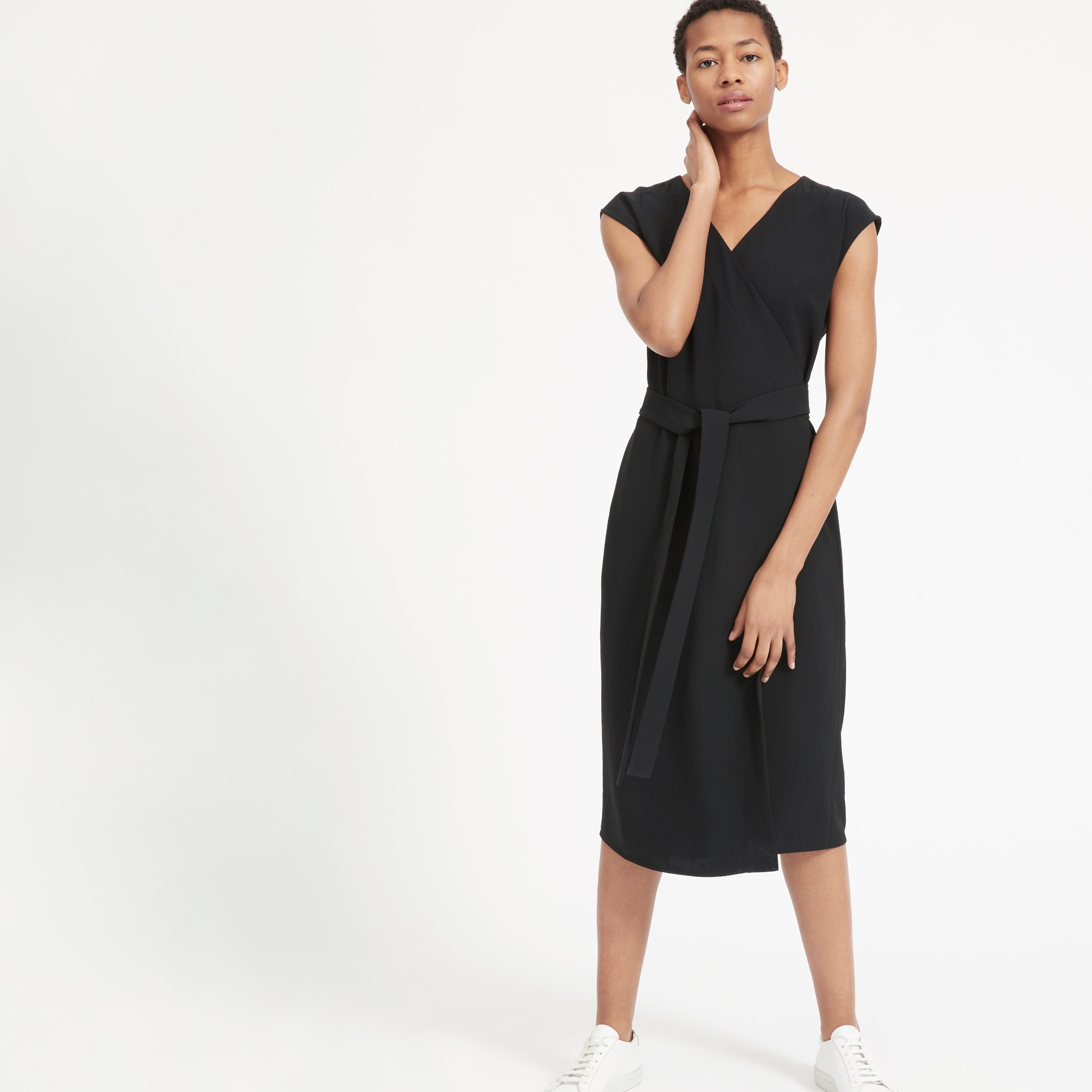 The Japanese GoWeave Short-Sleeve Wrap Dress Black – Everlane