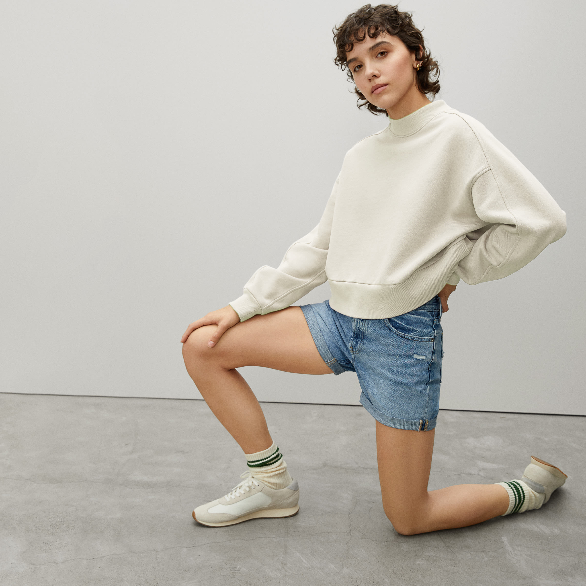 The Track Cropped Sweatshirt Canvas – Everlane