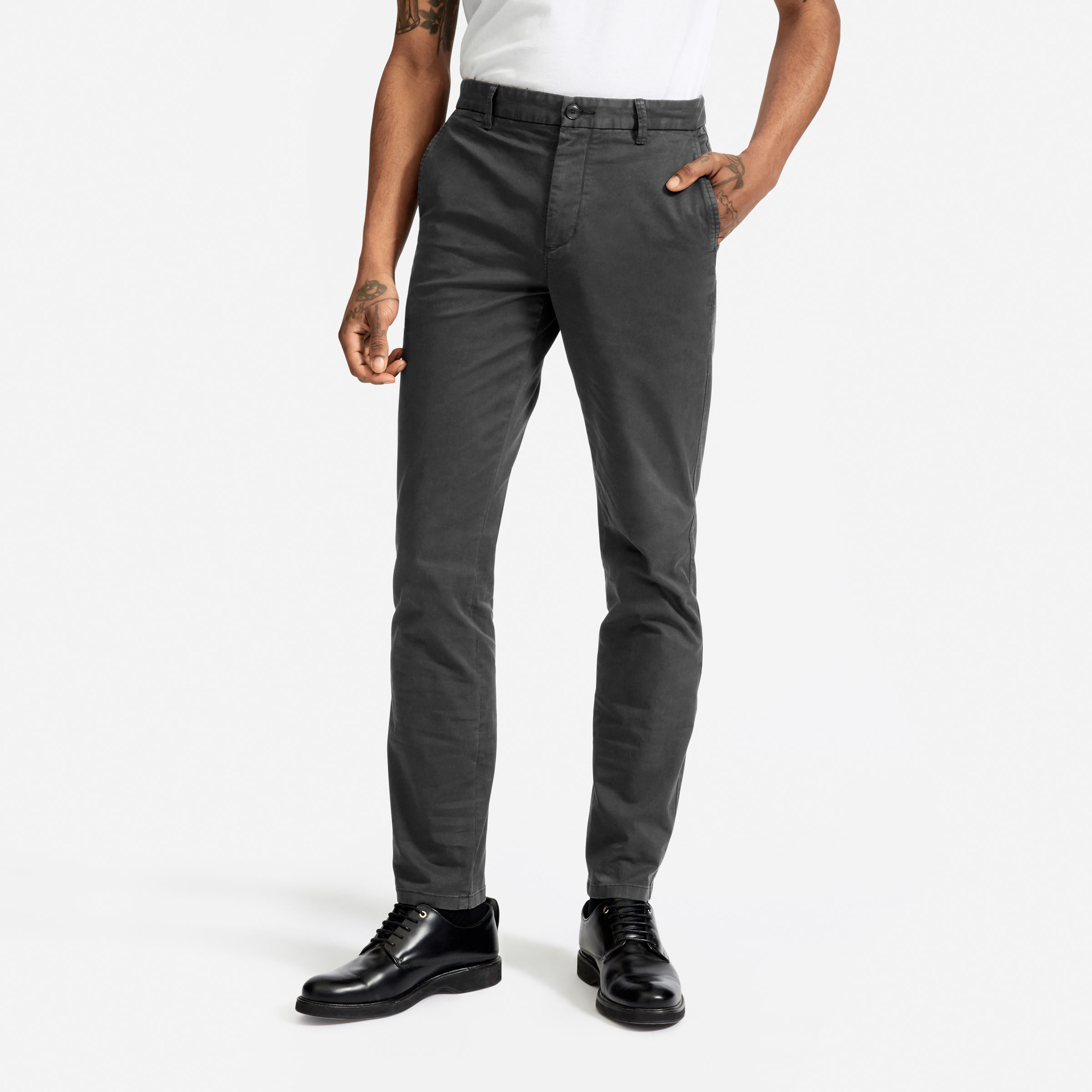 The Midweight Slim Chino Muted Black – Everlane