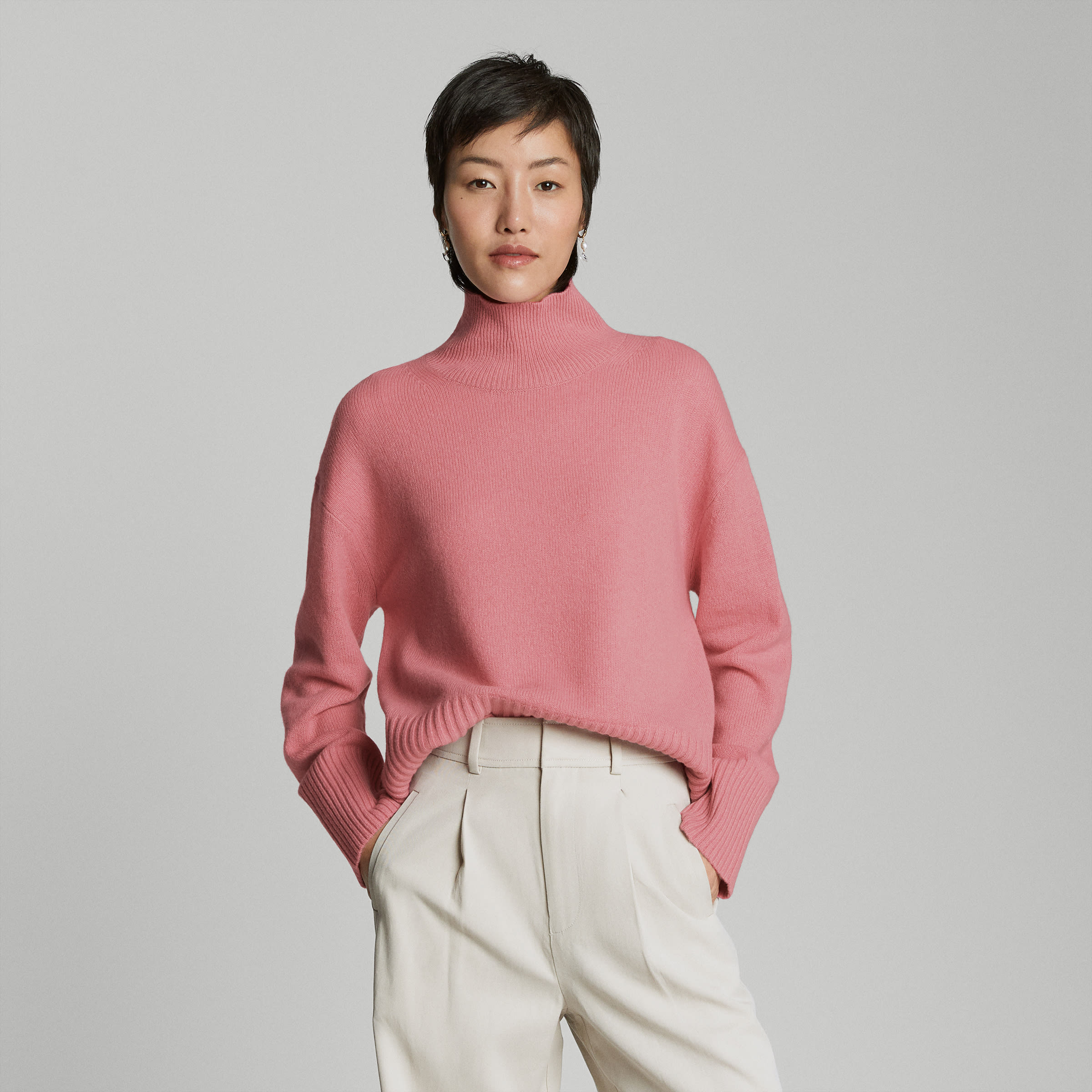 The Cashmere Oversized Turtleneck Bubblegum – Everlane