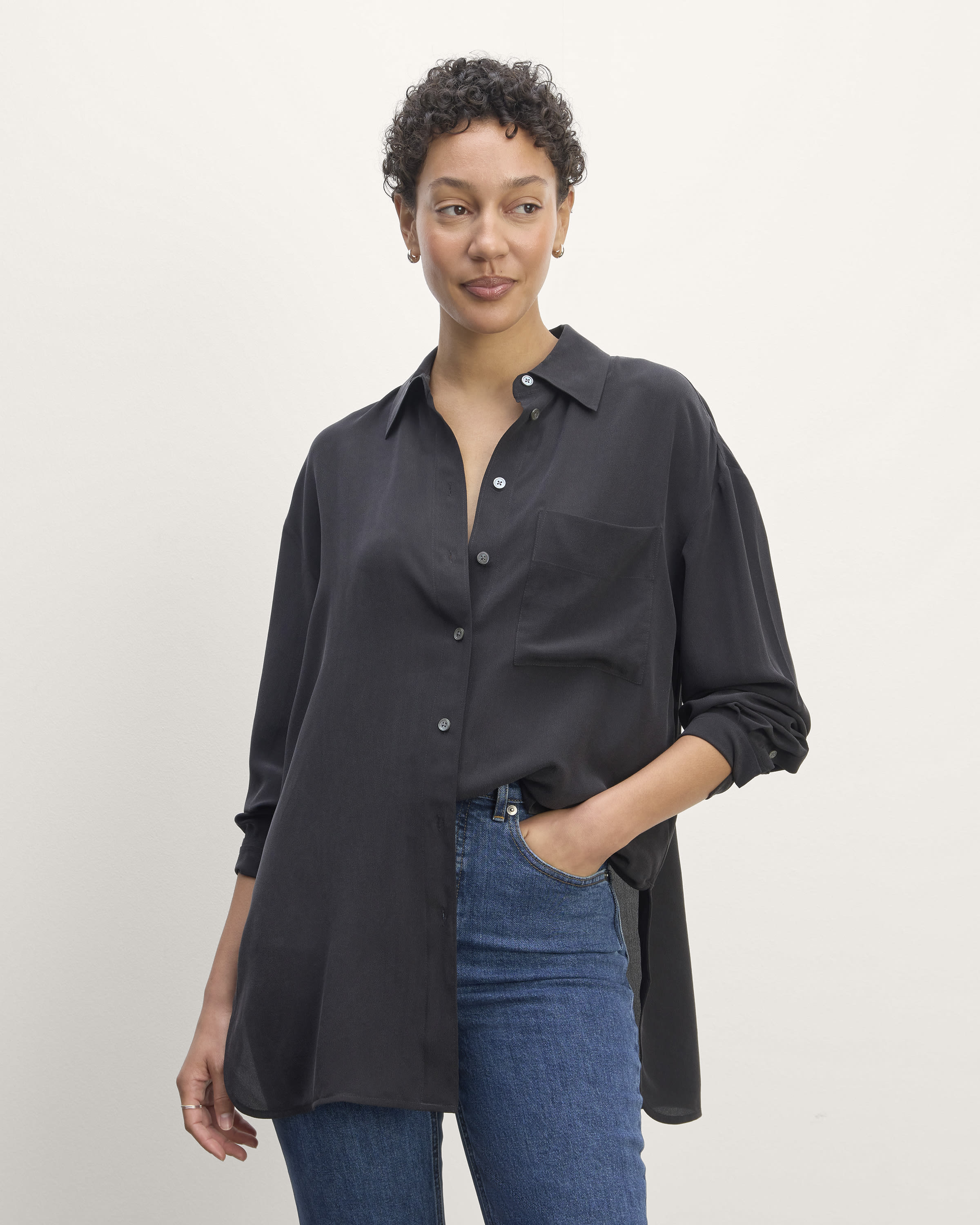 The Boyfriend Shirt in Washable Silk Black – Everlane