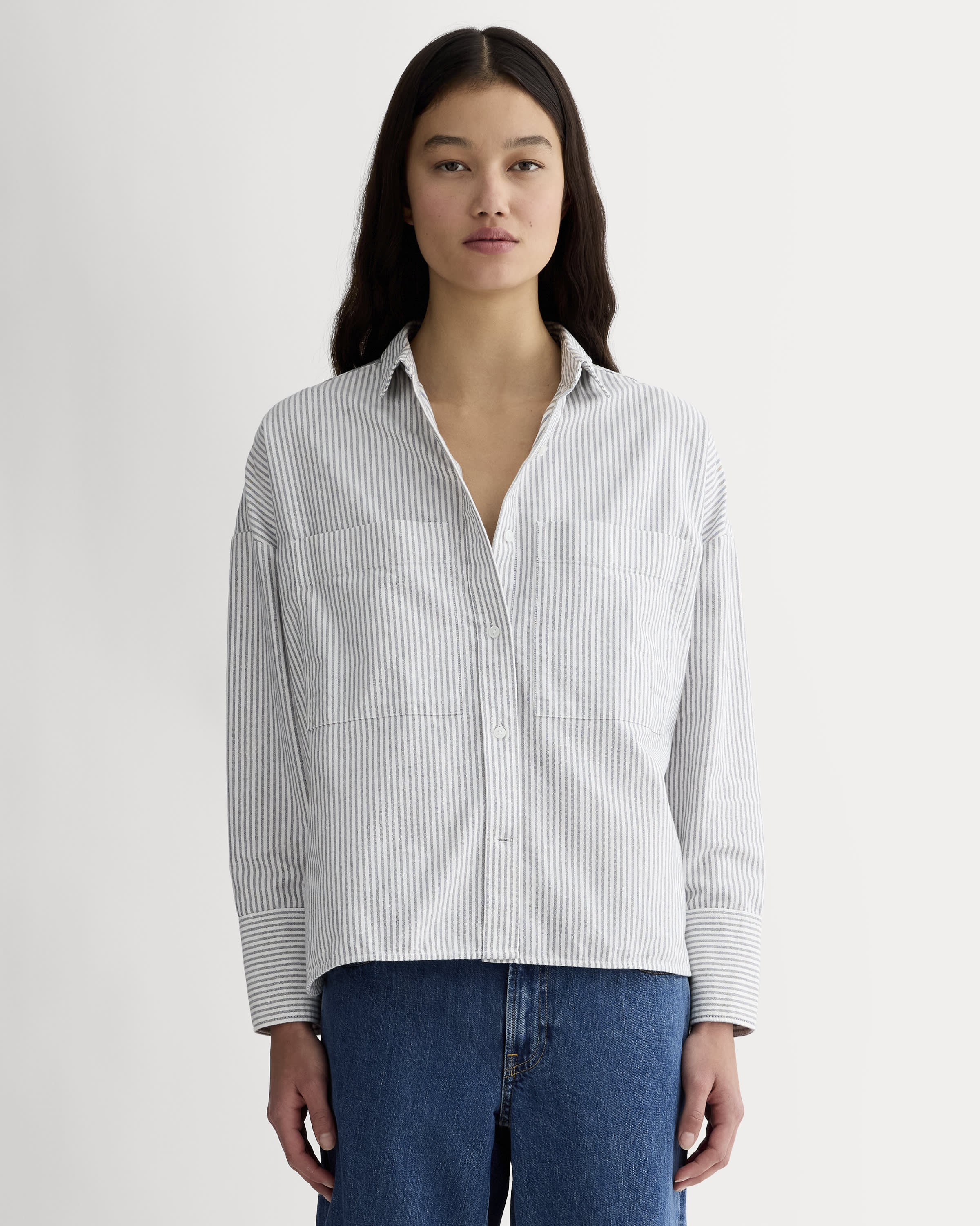 The Boxy Oxford Black / White – Everlane 