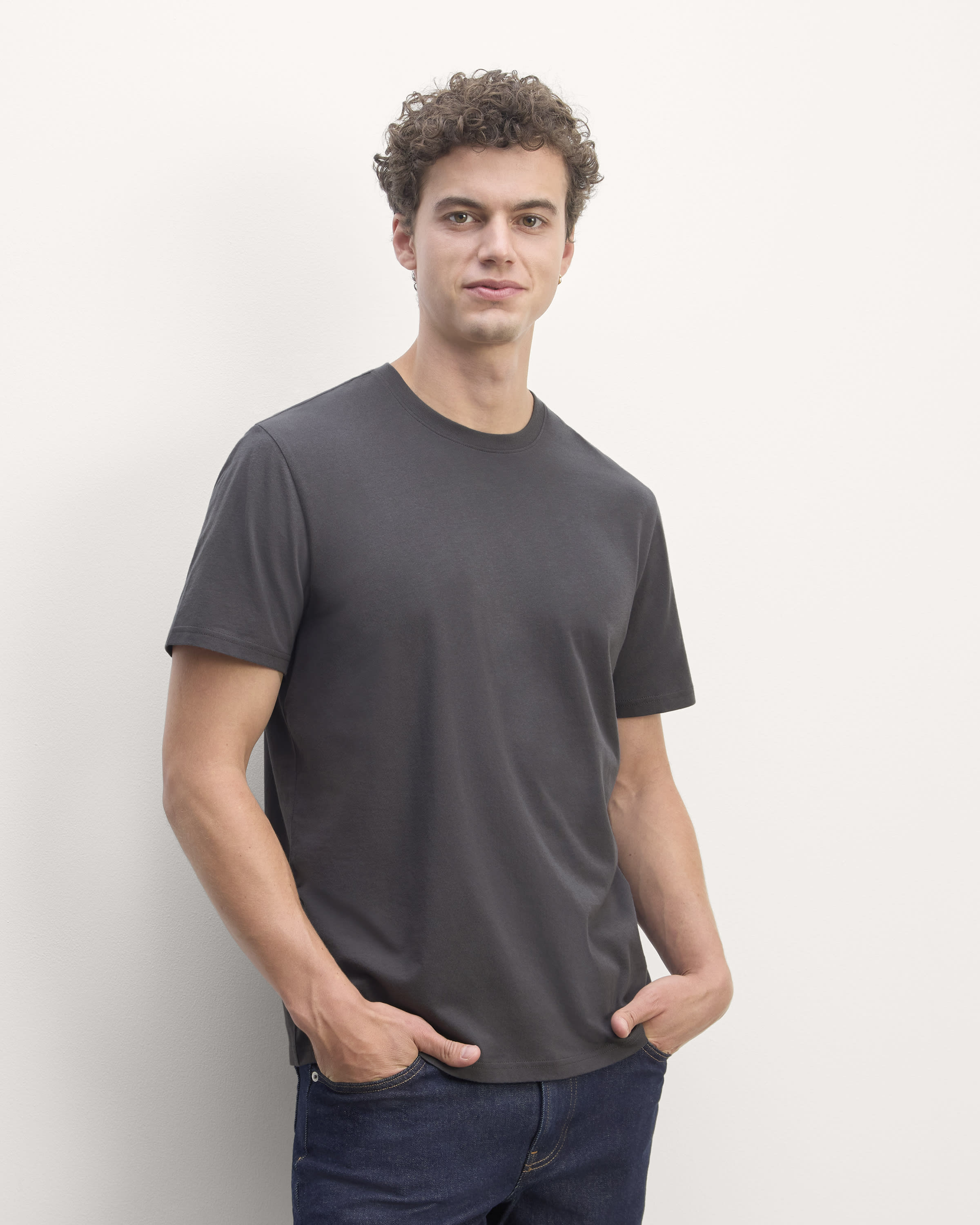 The Essential Organic Crew Graphite – Everlane