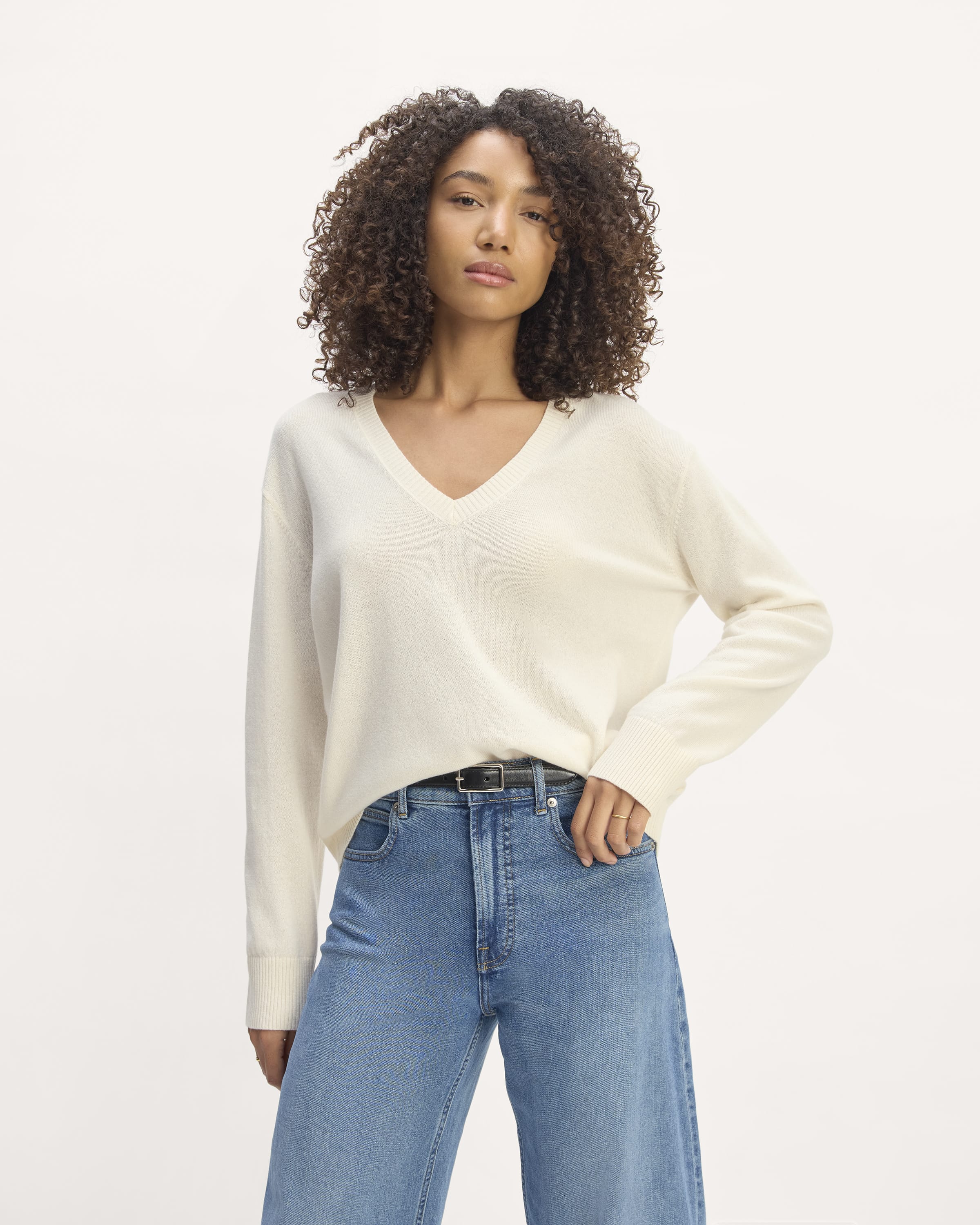 The Classic V in Cashmere Bone – Everlane