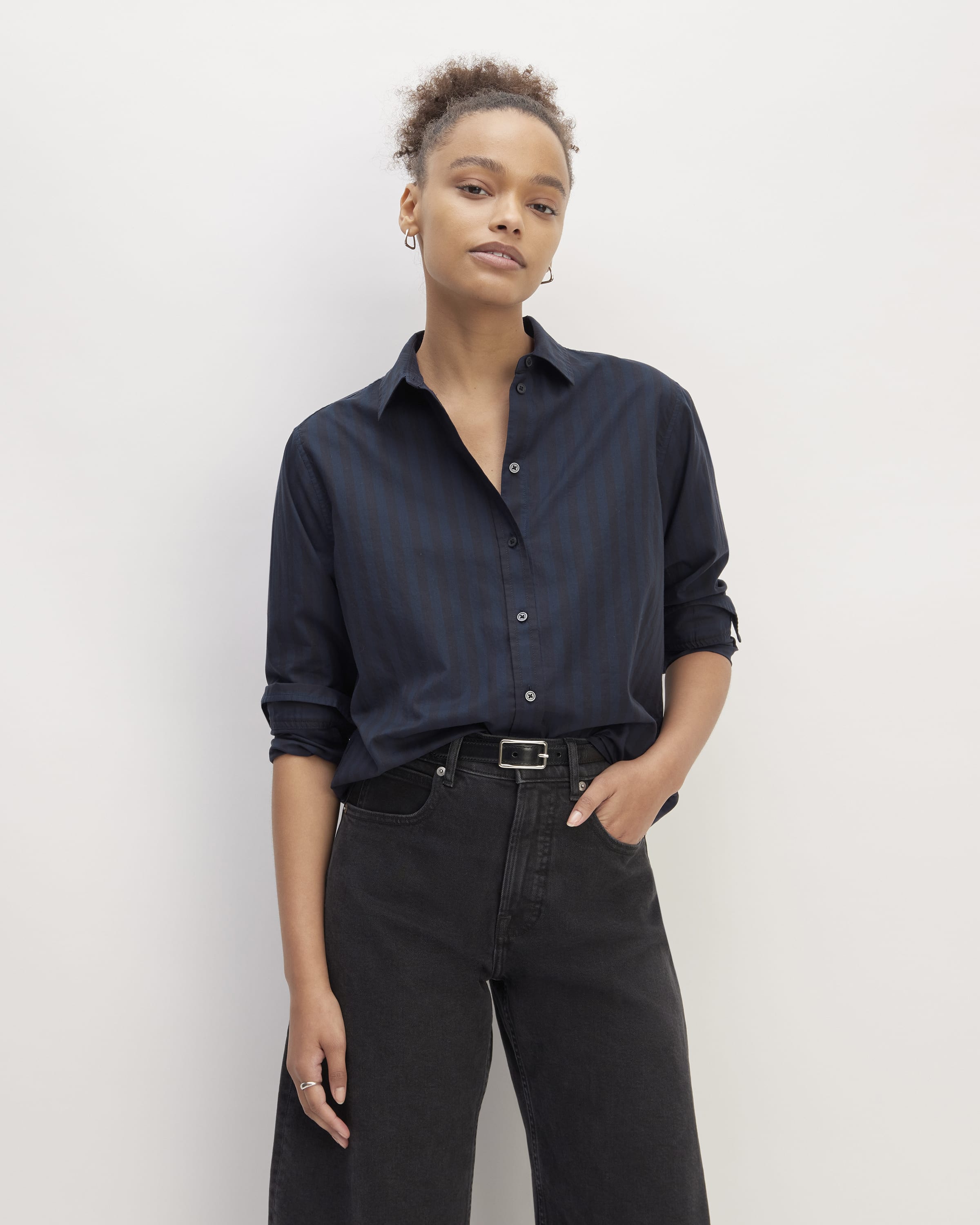 The Silky Cotton Relaxed Shirt Navy / Black – Everlane