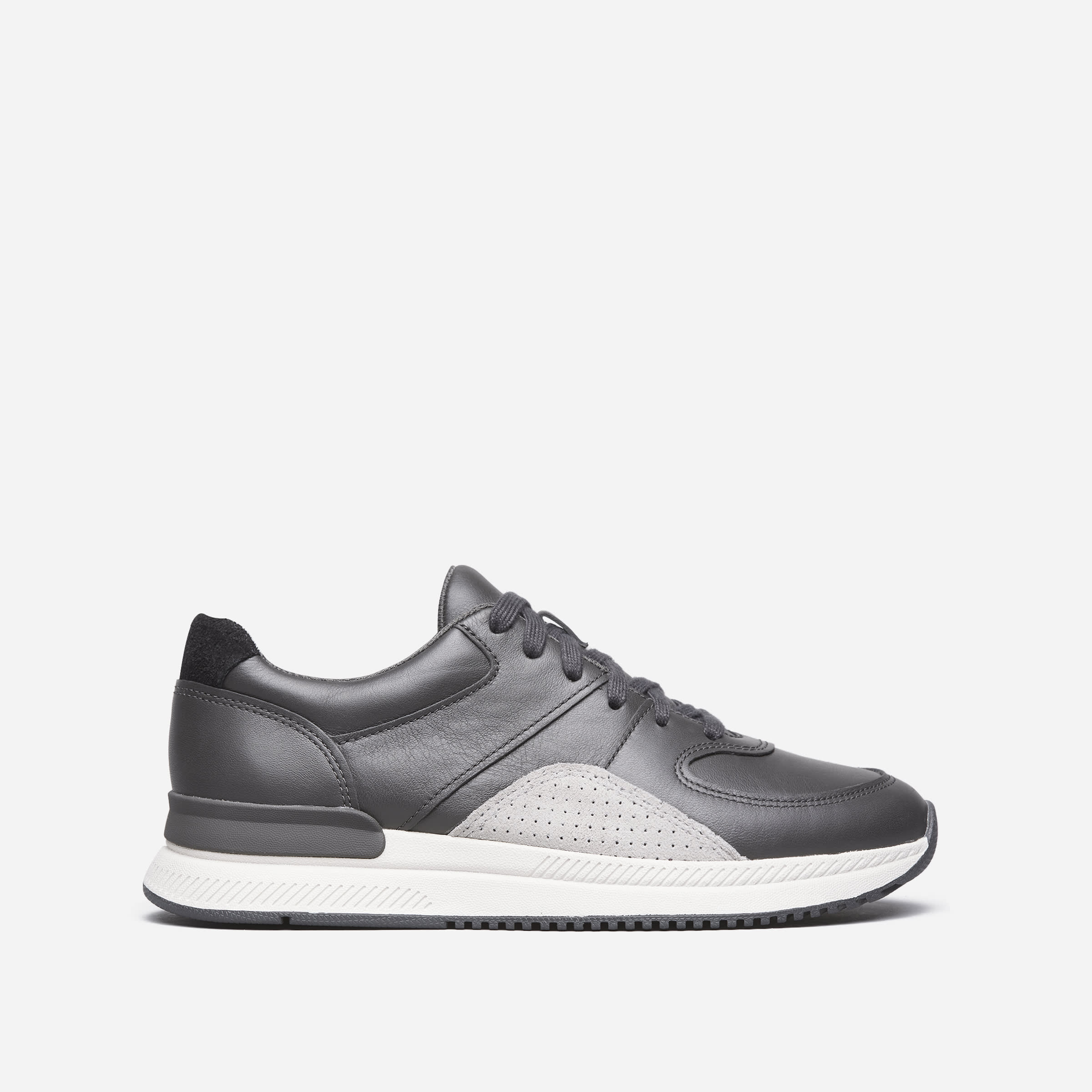 The Trainer Raven – Everlane