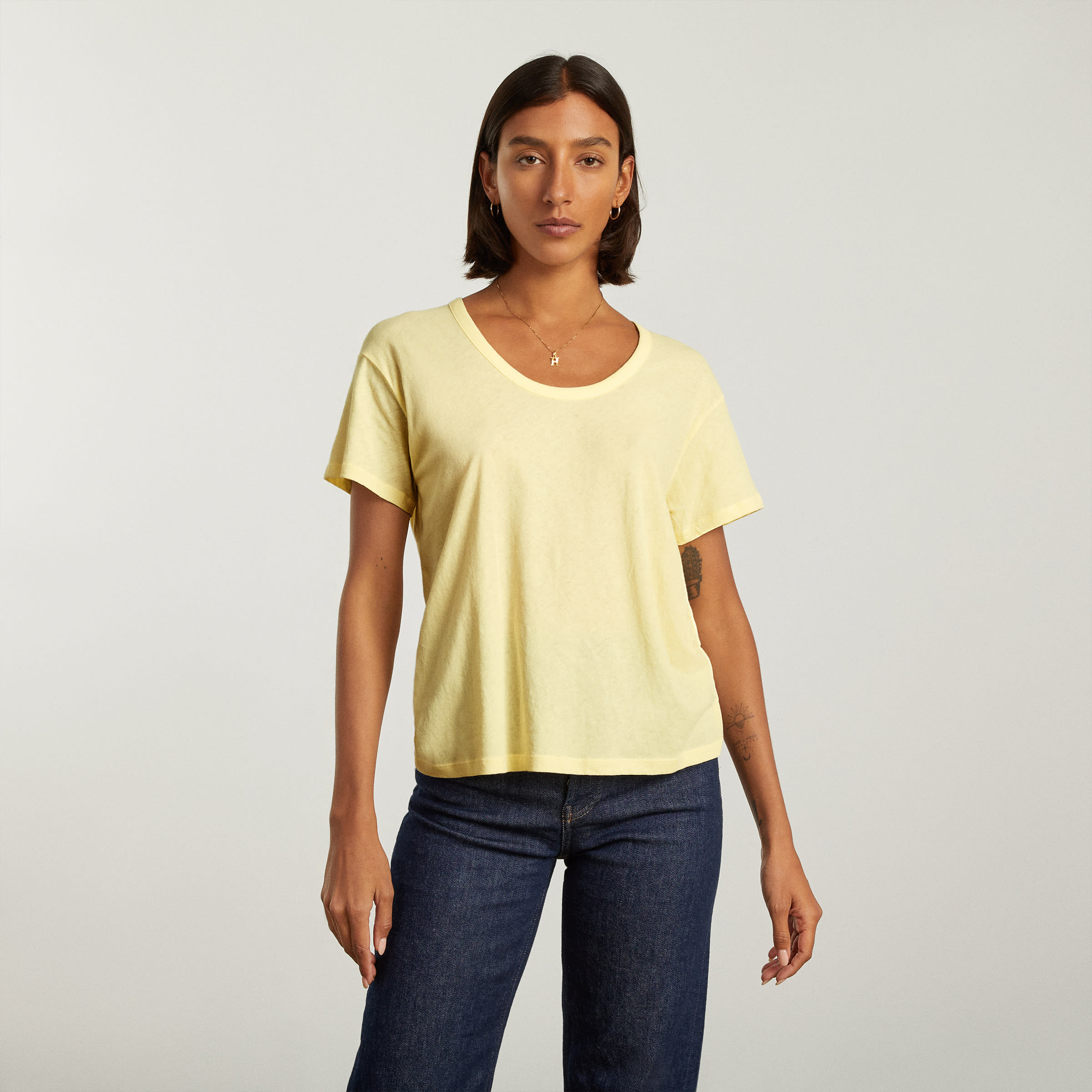 The Air Scoop-Neck Tee Pastel Yellow – Everlane