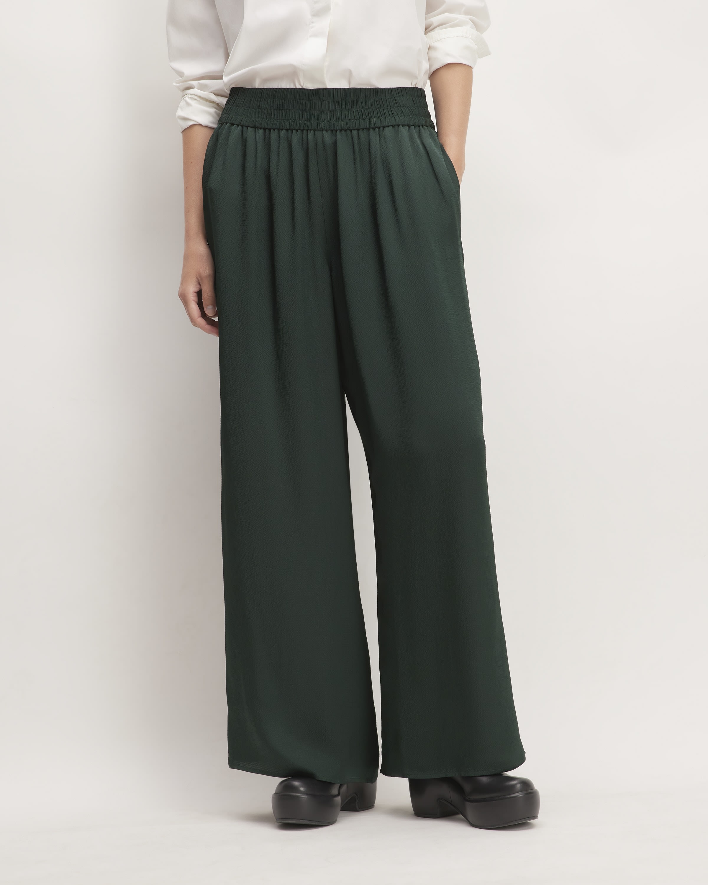 The Satin Pull-On Pant Scarab – Everlane
