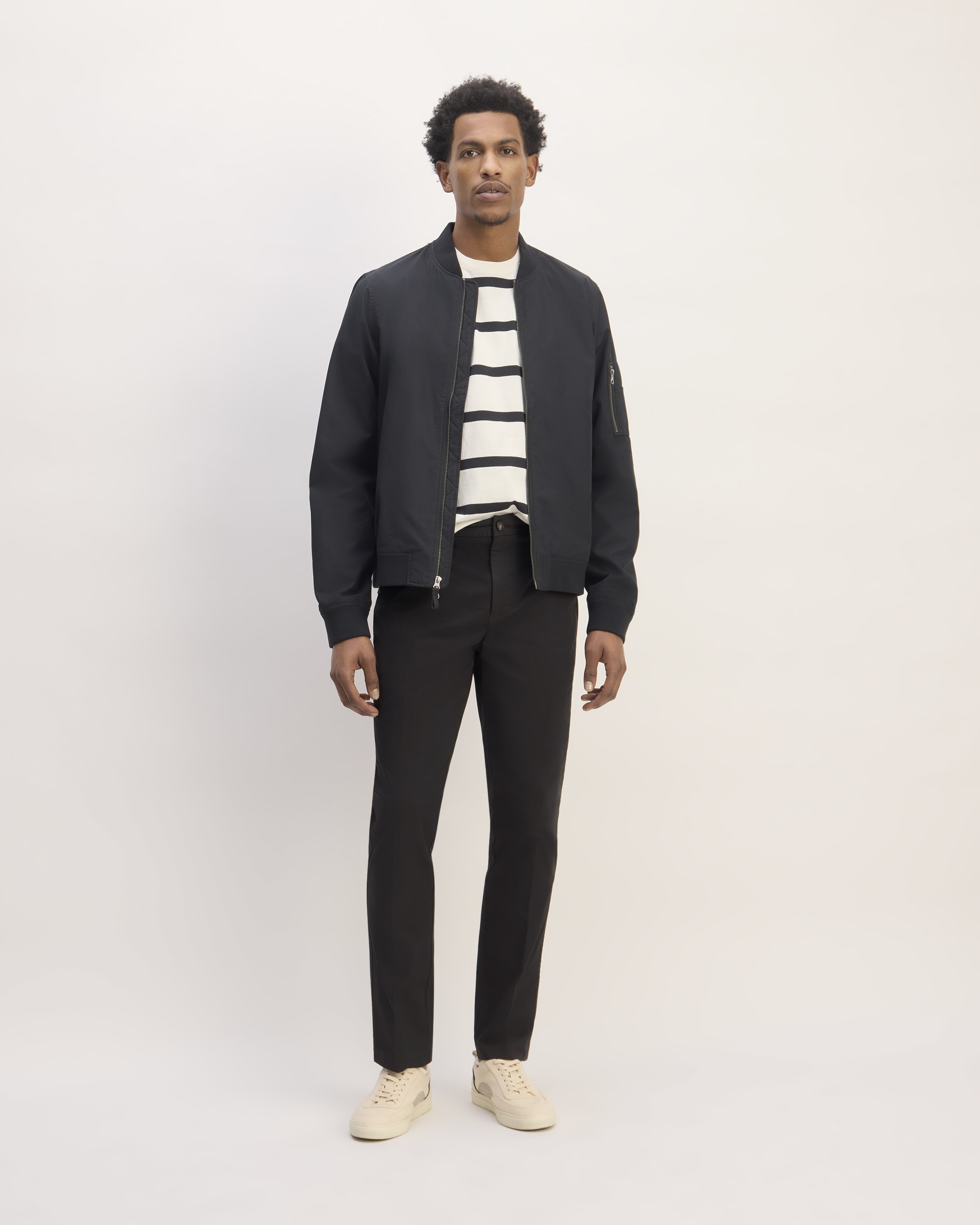 The Relaxed Taper Air Chino Black – Everlane