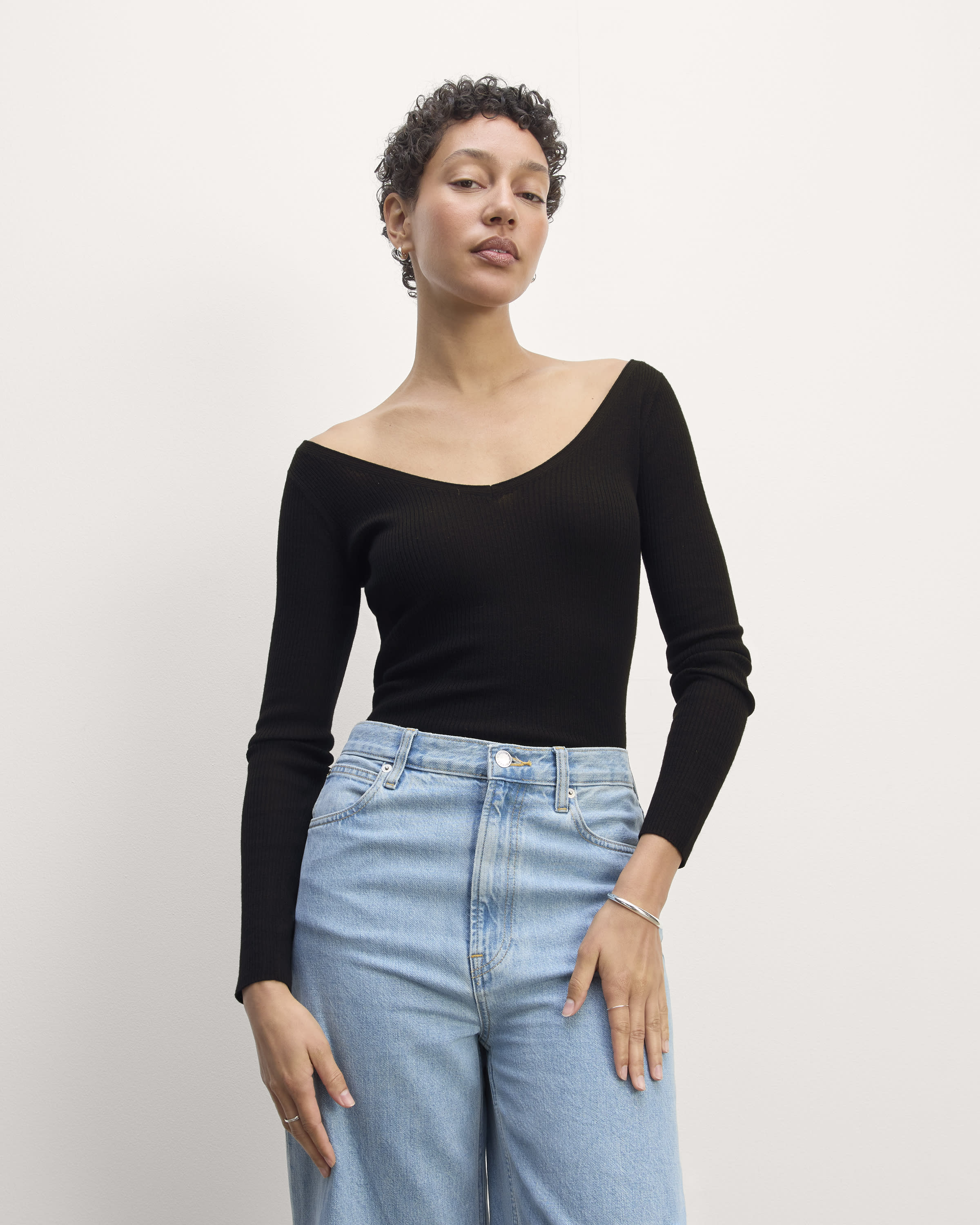 The Off-Shoulder Top in Ultrasoft Merino Black – Everlane The Off-Shoulder Top in Ultrasoft Merino Black – Everlane