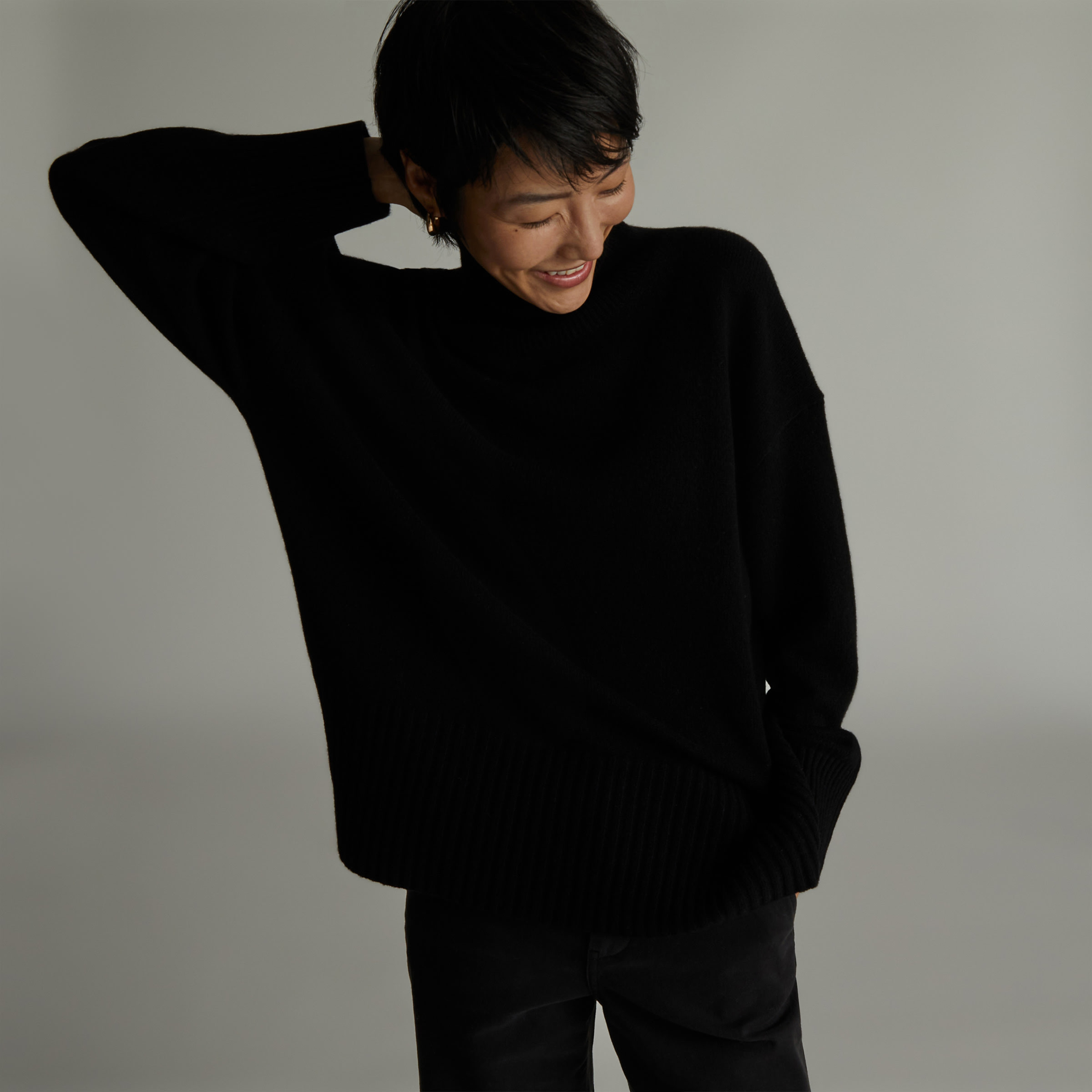 The Cashmere Oversized Turtleneck Black – Everlane