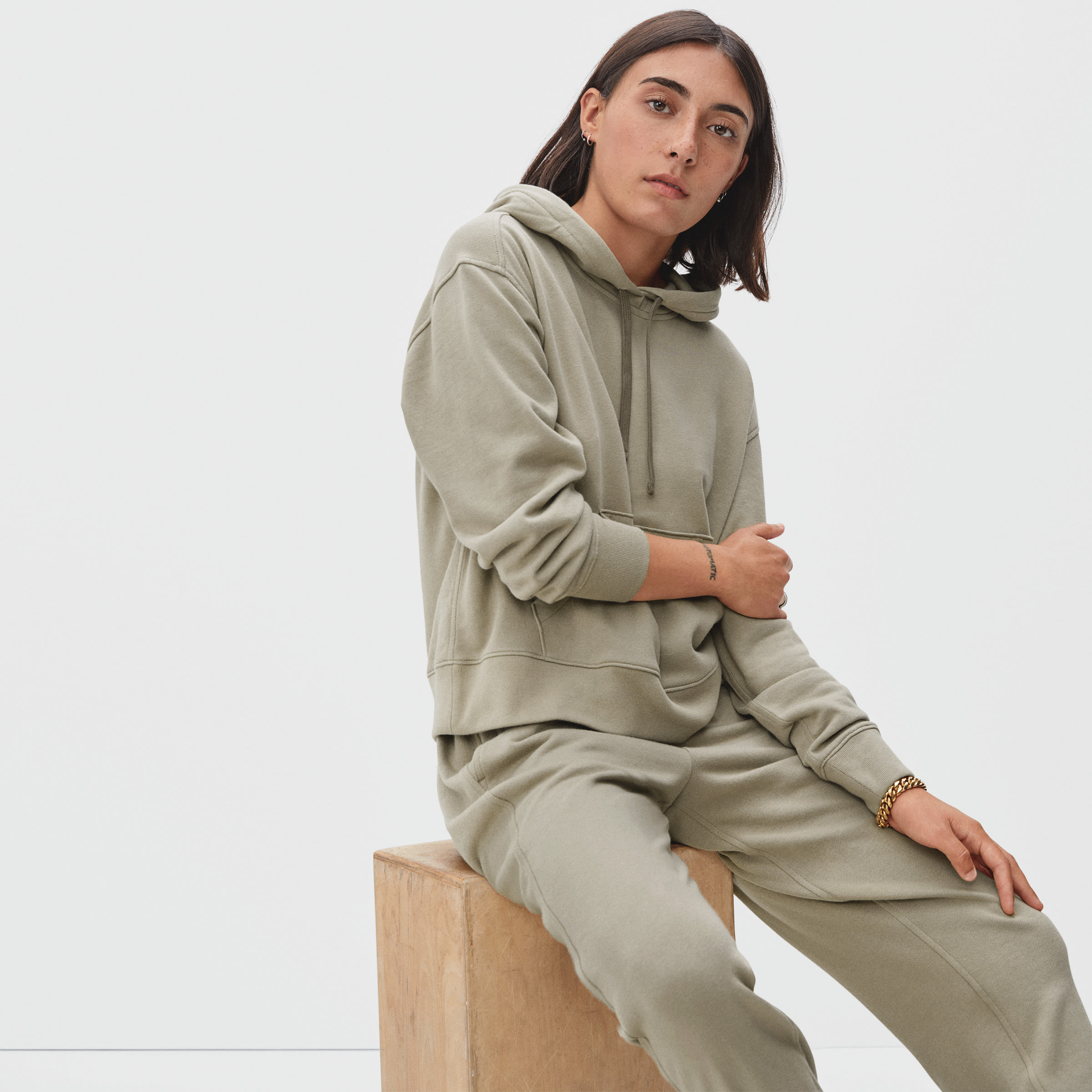 The Lightweight French Terry Hoodie Field Green – Everlane