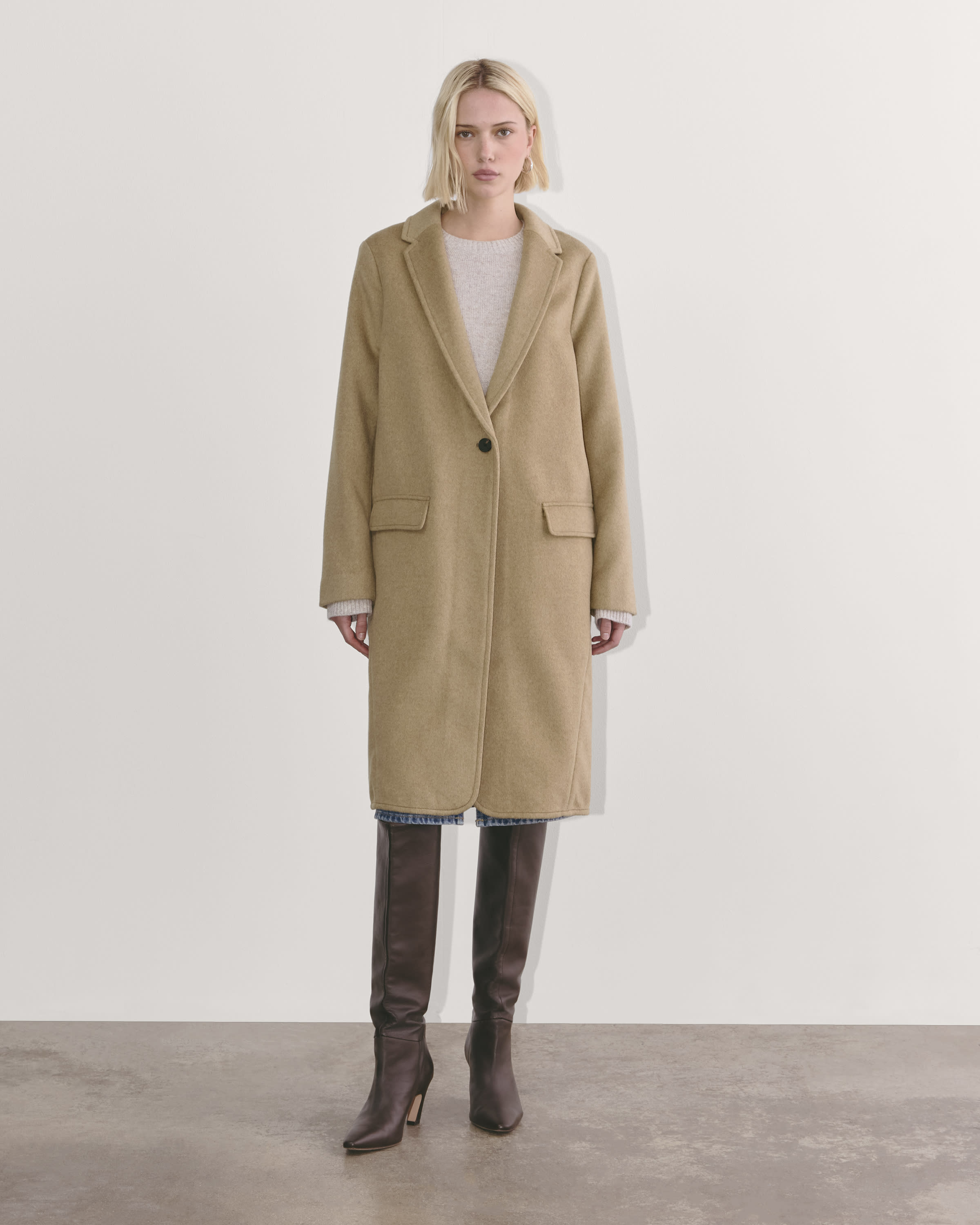 NWOT shops Women Everlane Oversized Single Breast Tan/Camel 100% Wool Coat Size 2