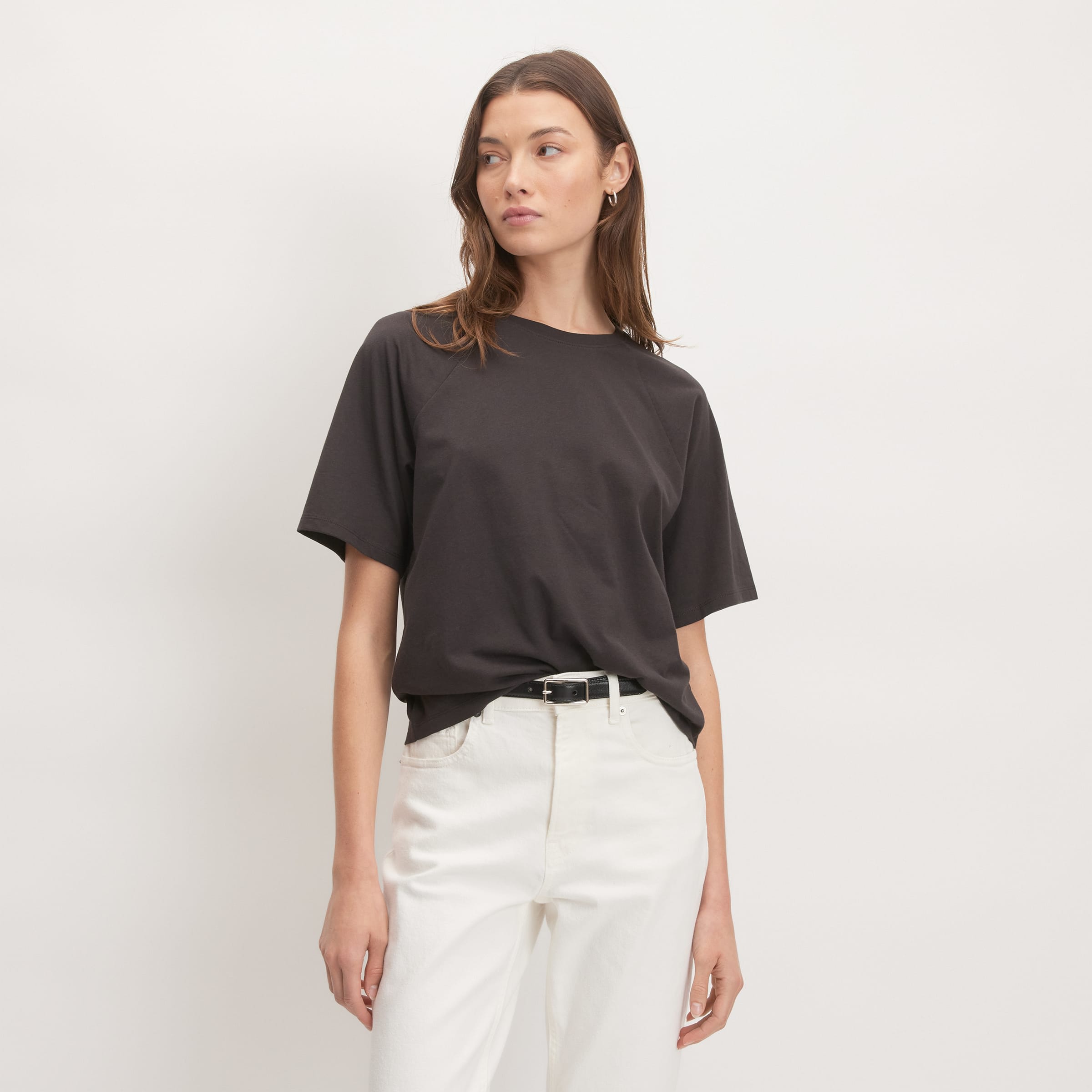 The Organic Cotton Raglan Tee Vintage Black – Everlane