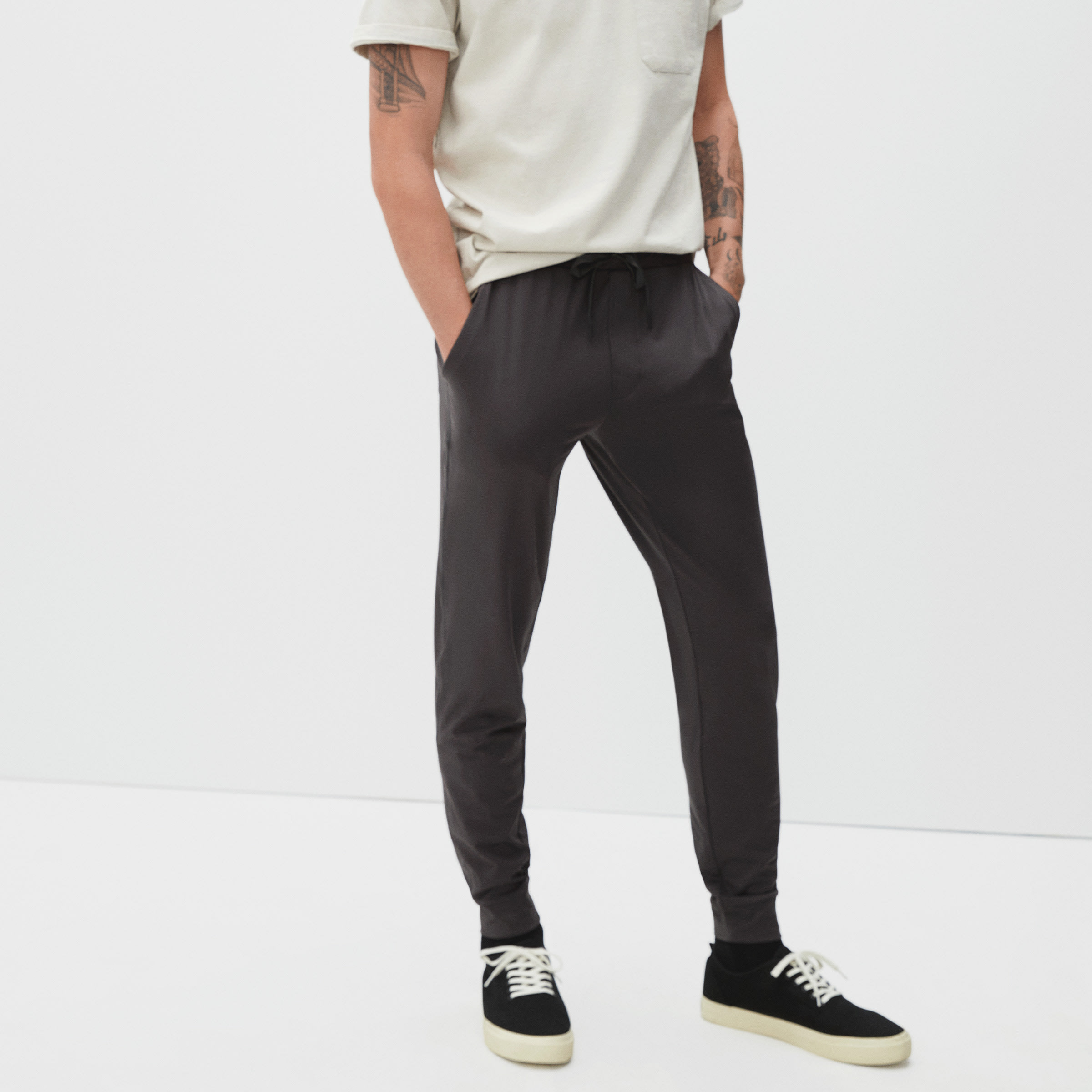 The ReNew Air Pant Dark Charcoal – Everlane