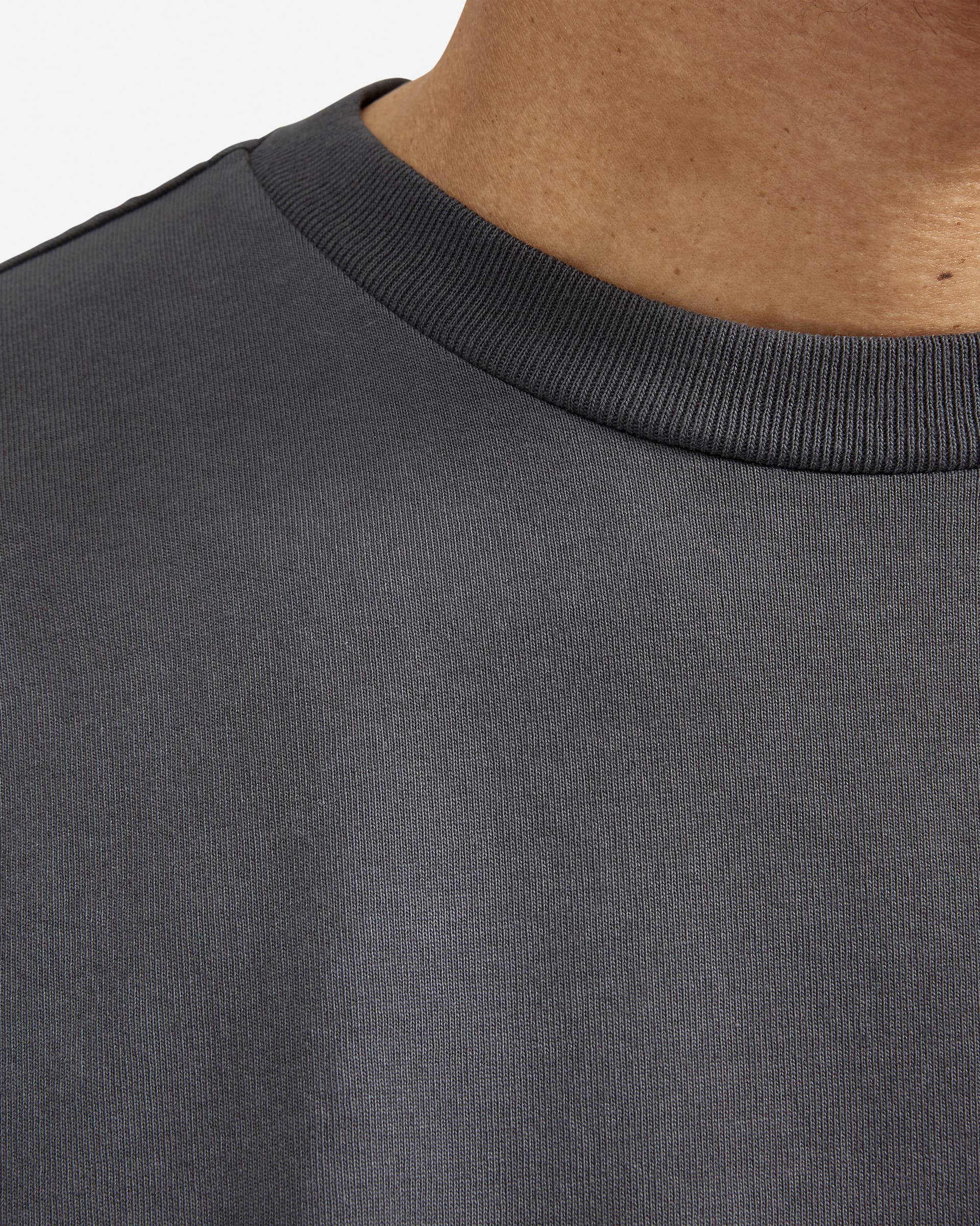 The Premium-Weight Relaxed Crew | Uniform Washed Ink Grey – Everlane