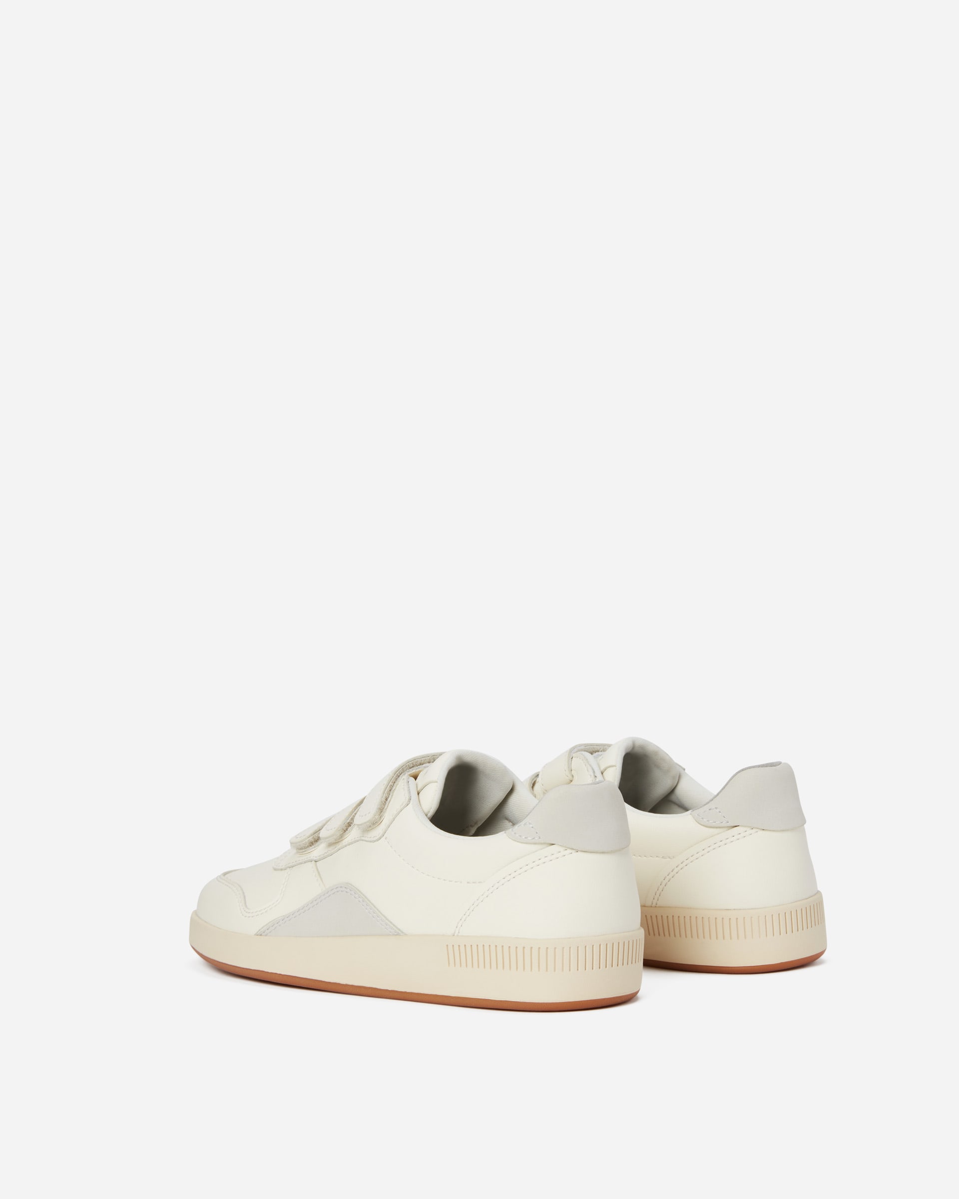 The ReLeather® Court Sneaker Velcro Off-White / Fog – Everlane