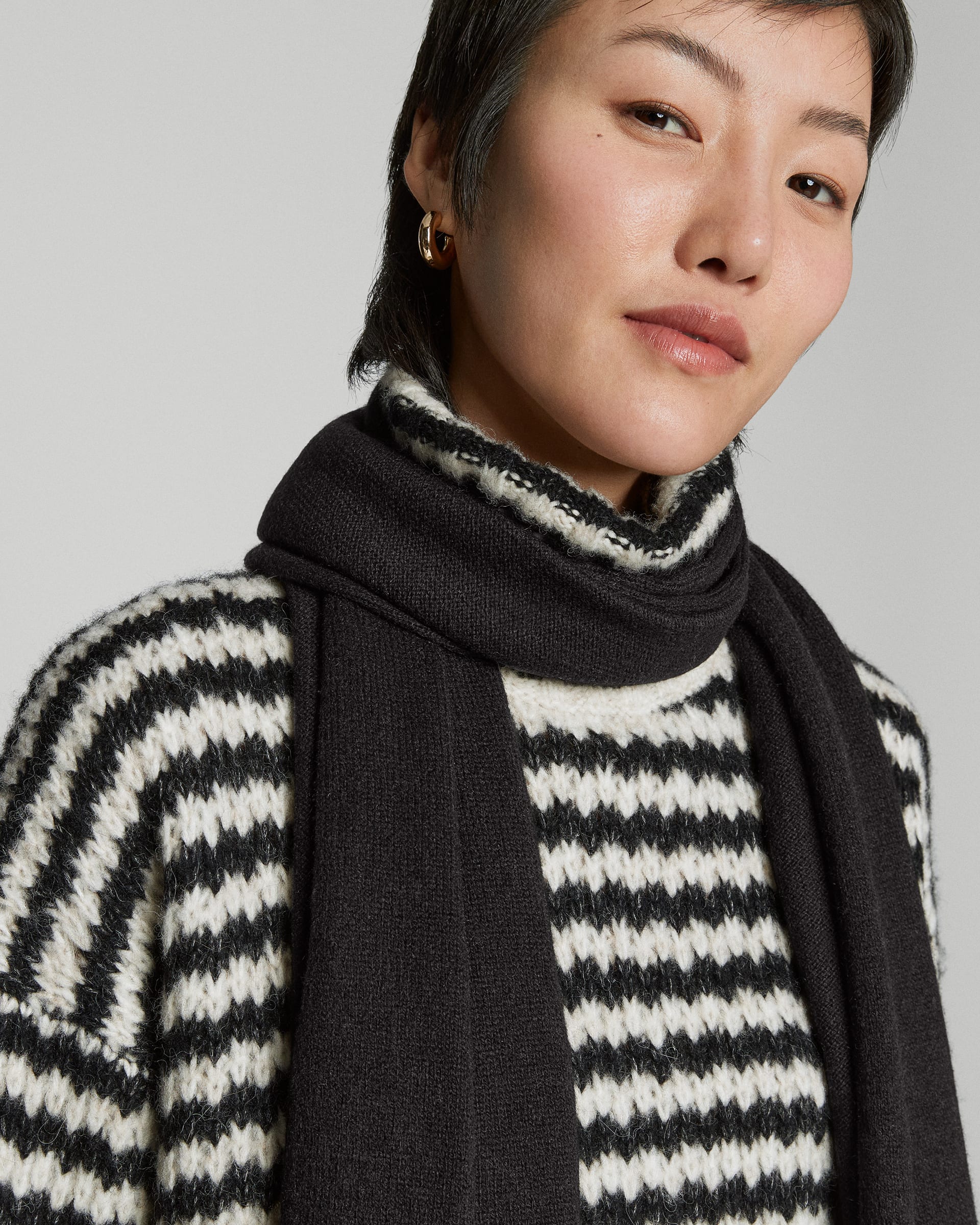 The Cashmere Scarf Black Everlane