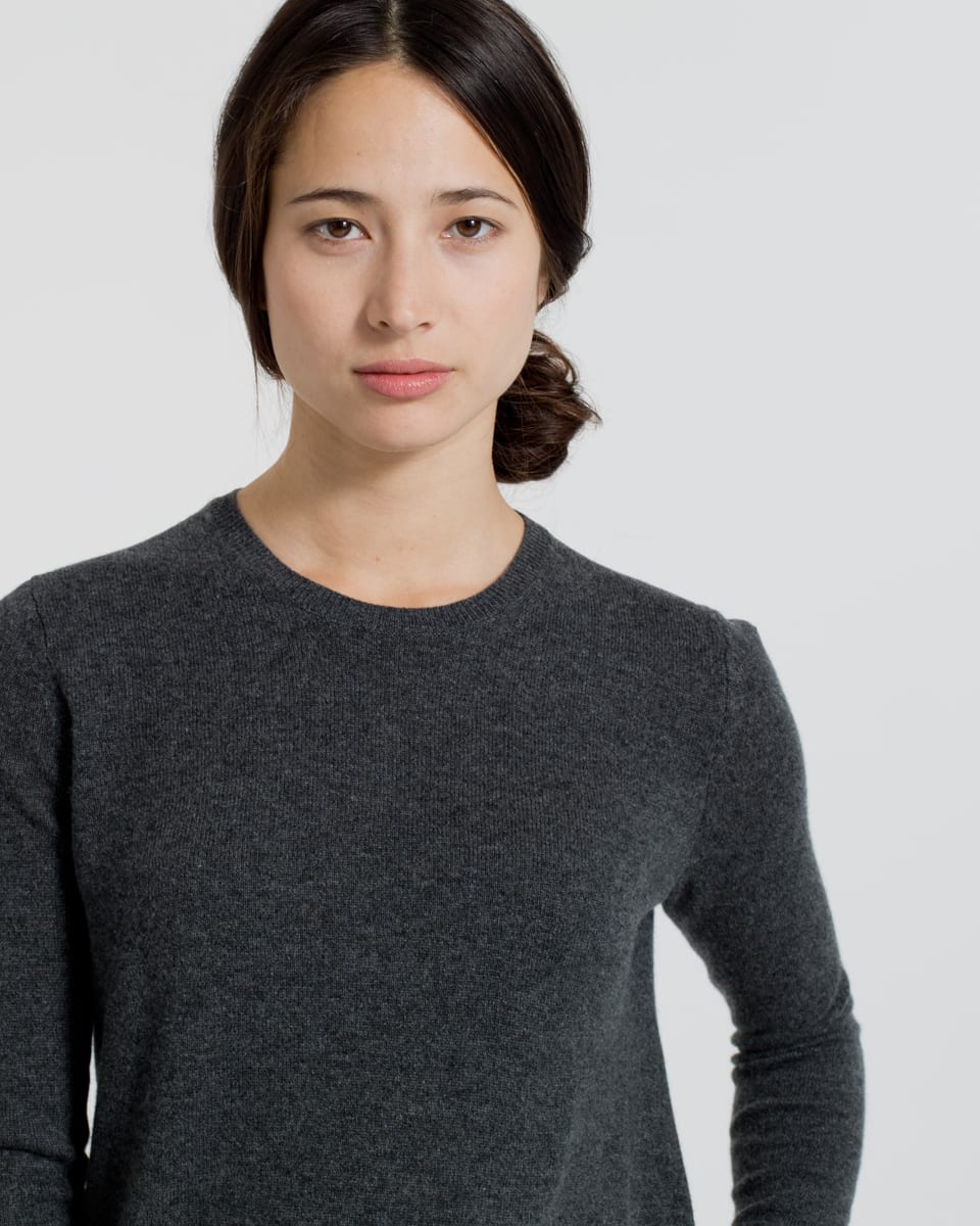 The Cashmere Crew Charcoal – Everlane