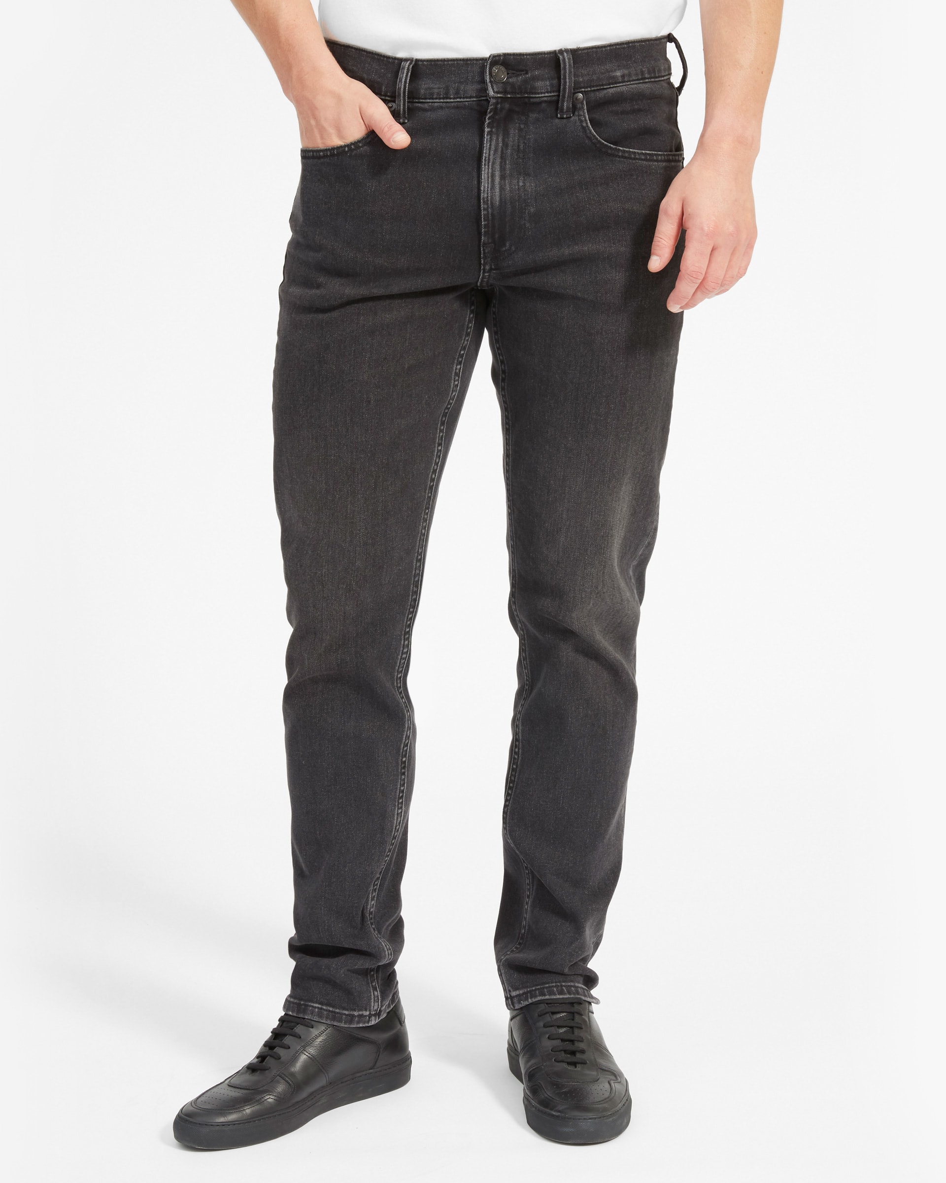 The Athletic Fit Jean Washed Black – Everlane