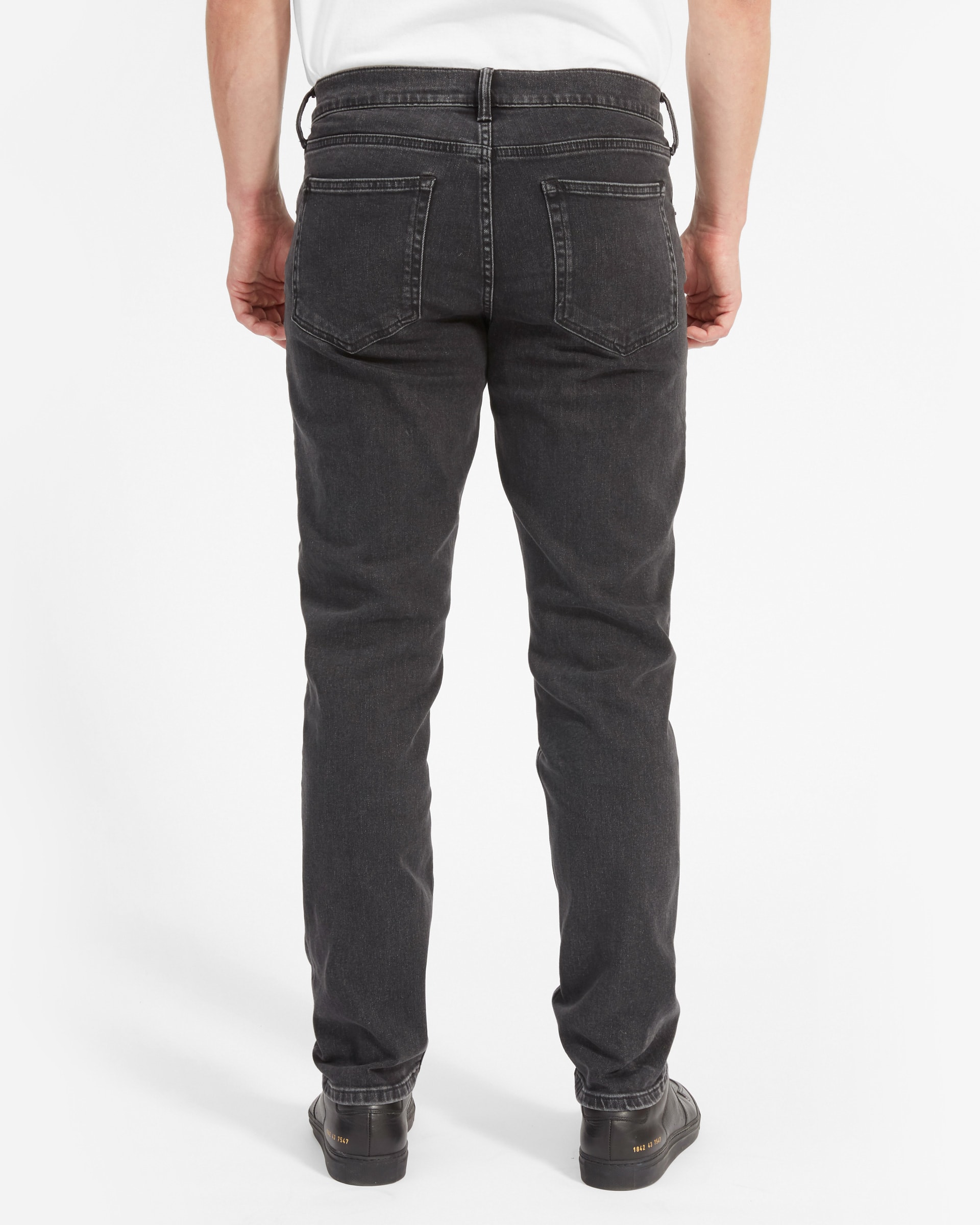 The Athletic Fit Jean Washed Black – Everlane