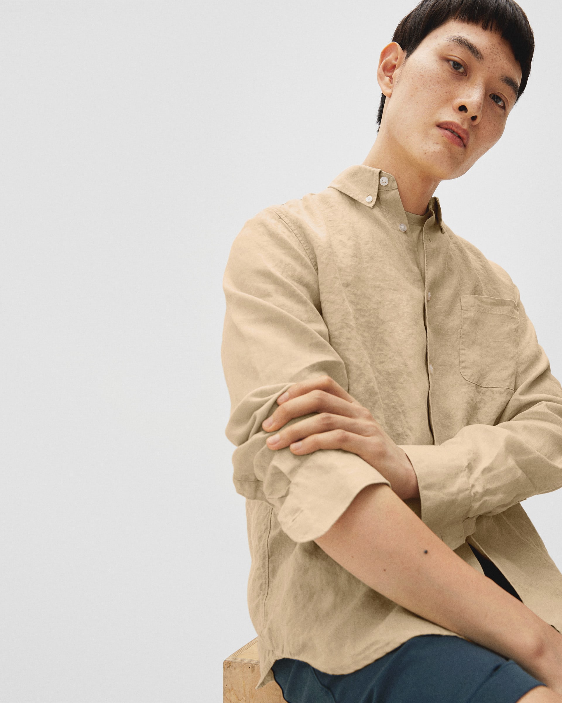 The Linen Standard Fit Shirt Warm Khaki – Everlane