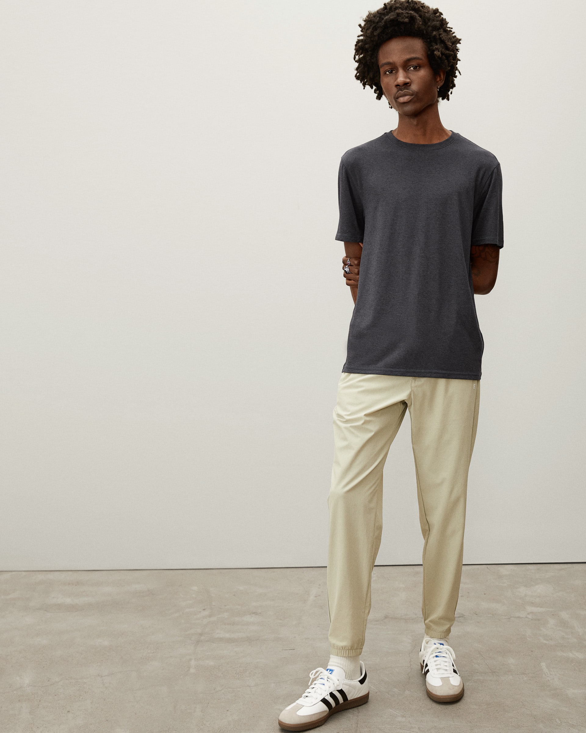 The ThermoStat™️ Short-Sleeve Base Layer Heather Charcoal – Everlane