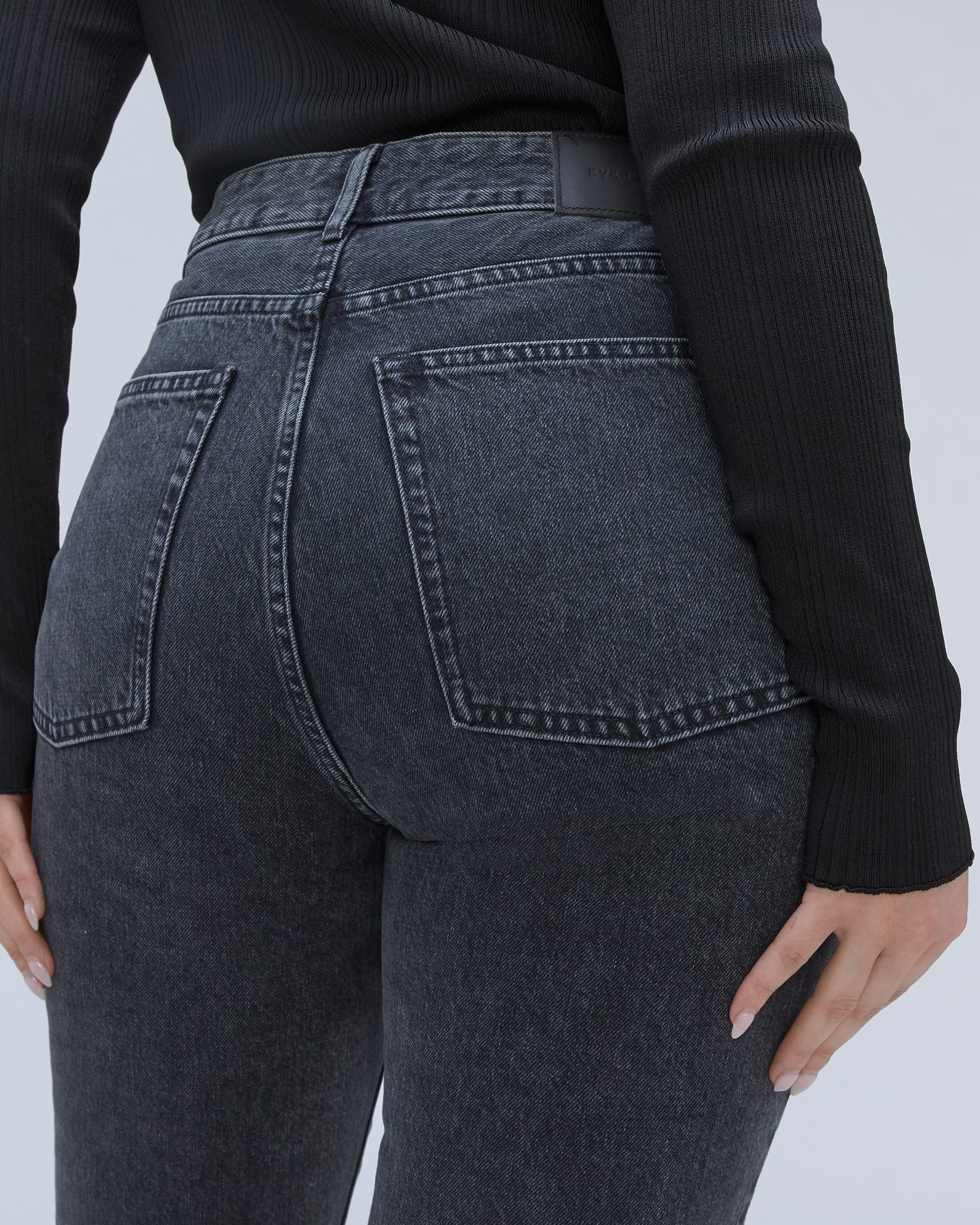 The Curvy ’90s Cheeky® Jean Washed Black – Everlane