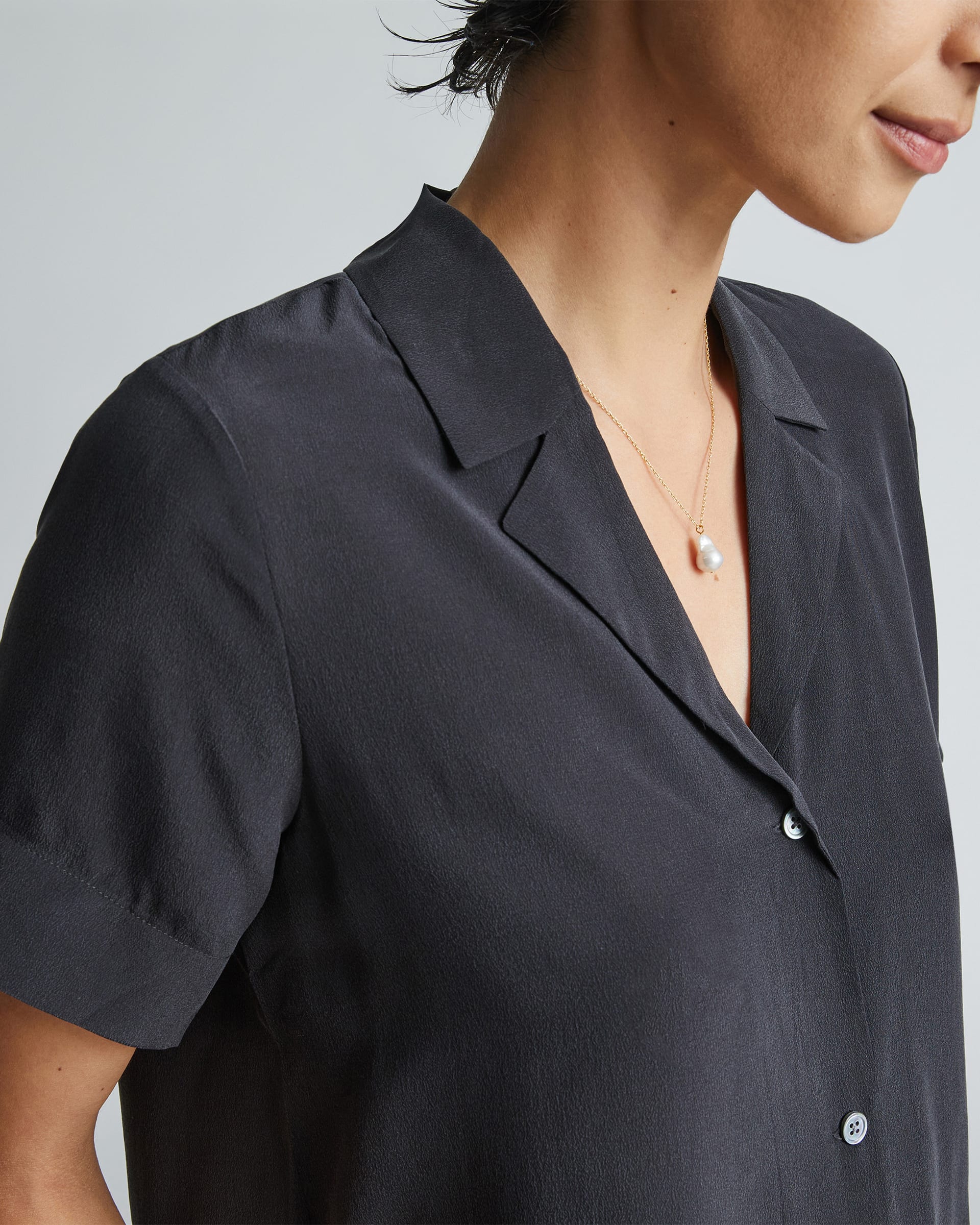 The Clean Silk ShortSleeve Notch Shirt Black Everlane