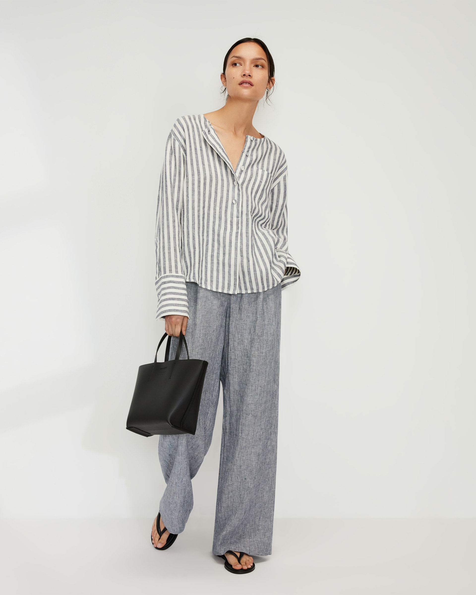 The Linen Popover Shirt Bone / Navy Everlane