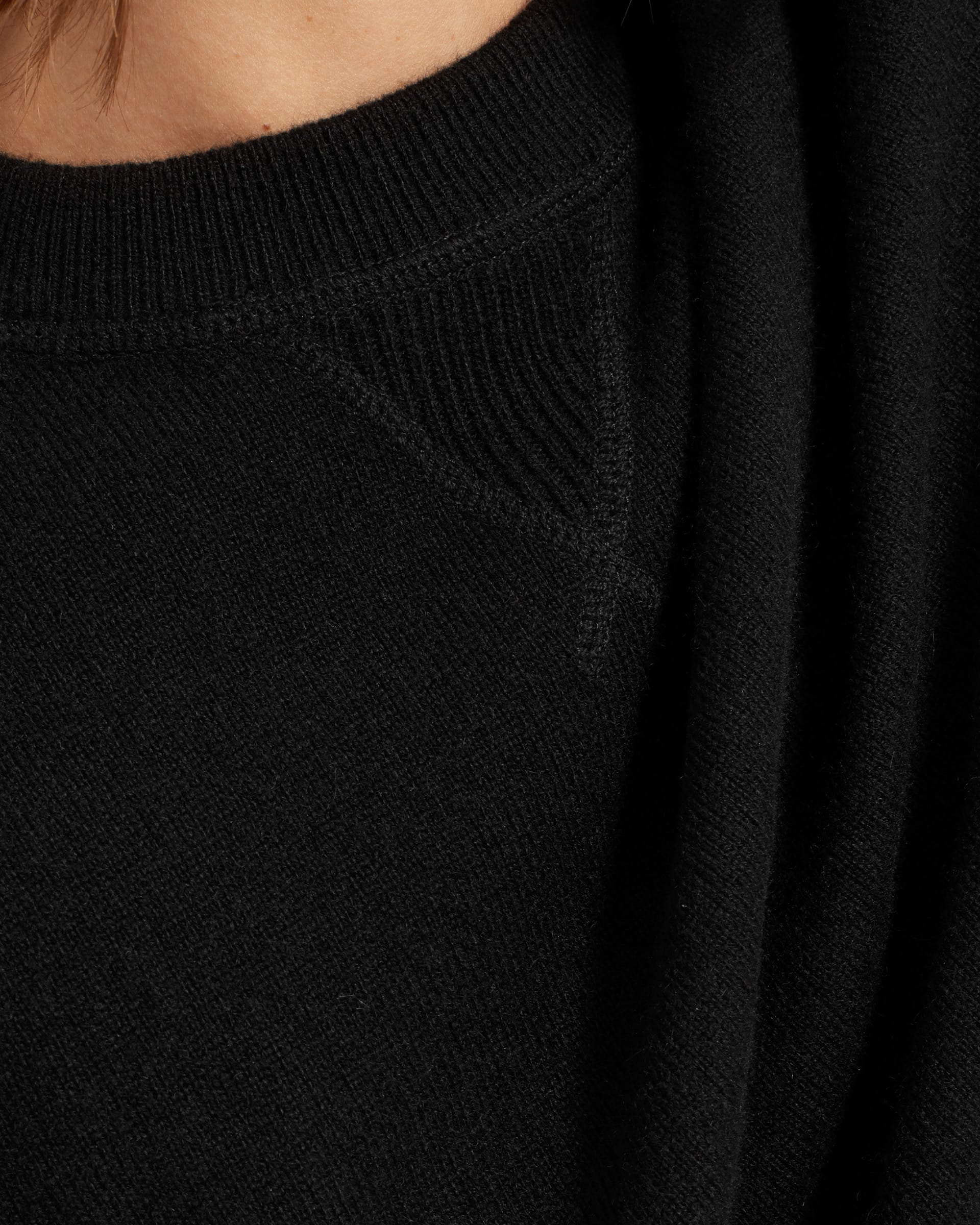 The Cashmere Sweatshirt Black – Everlane