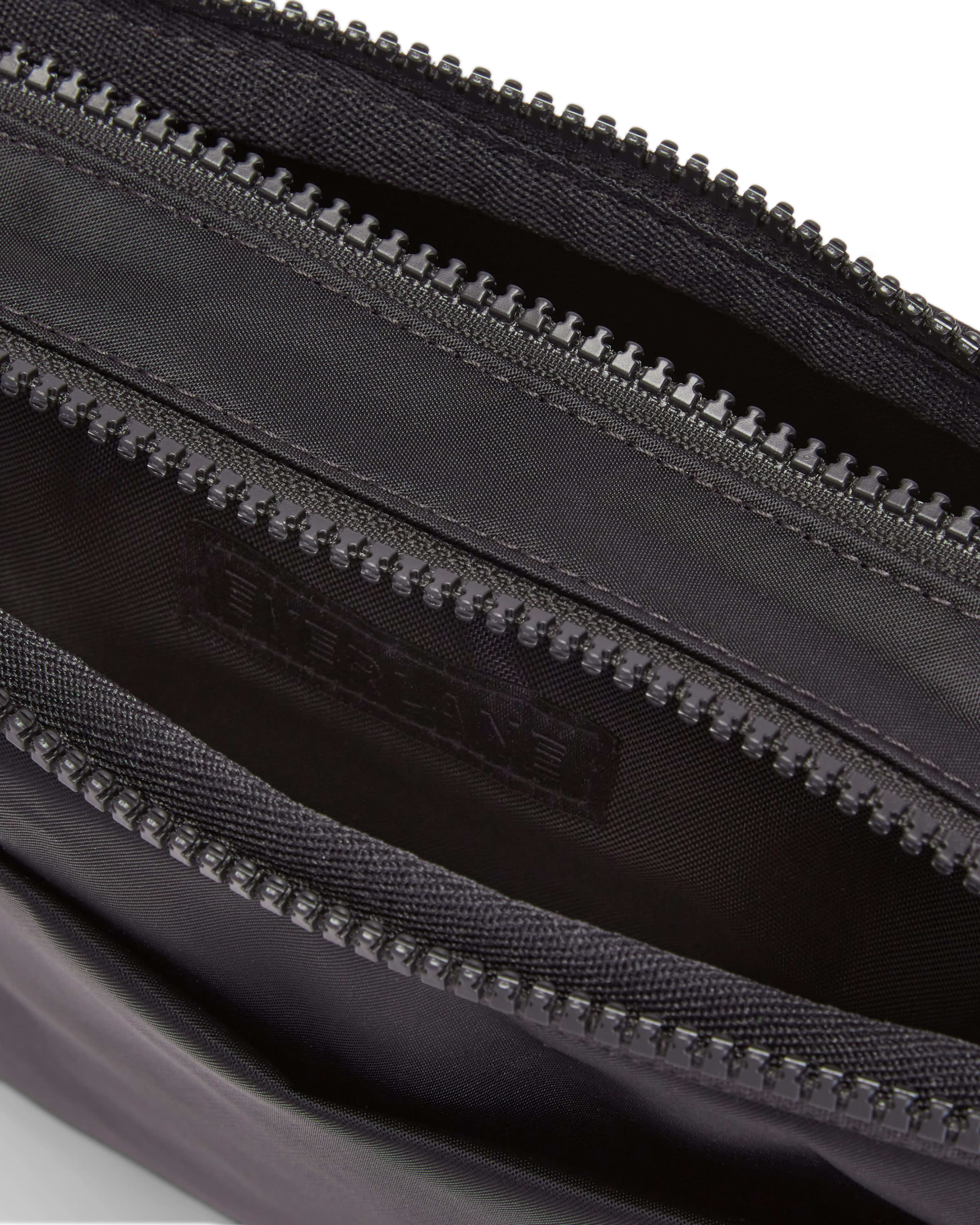 The Recycled Nylon Camera Bag Black – Everlane