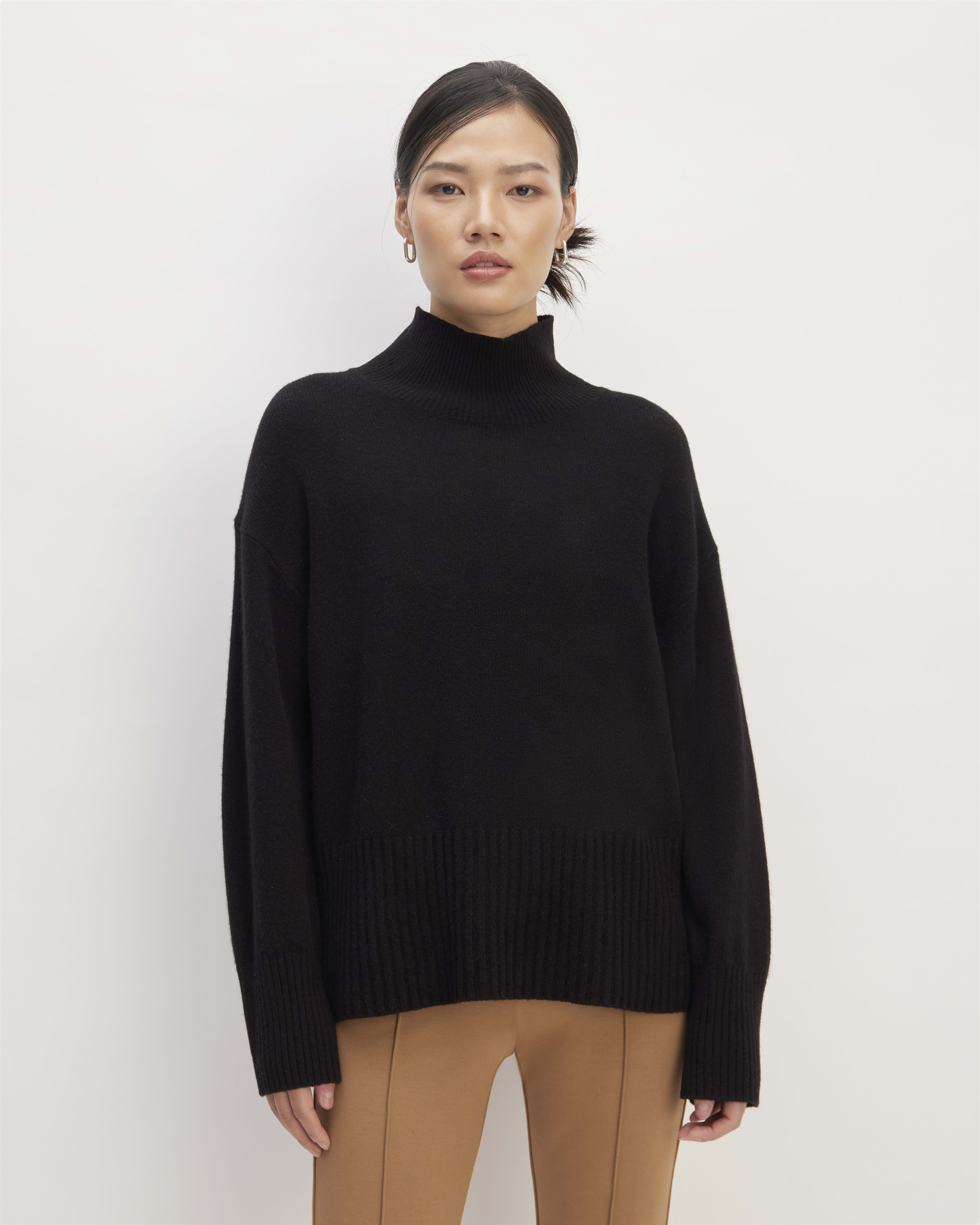 The Cashmere Oversized Turtleneck Black – Everlane