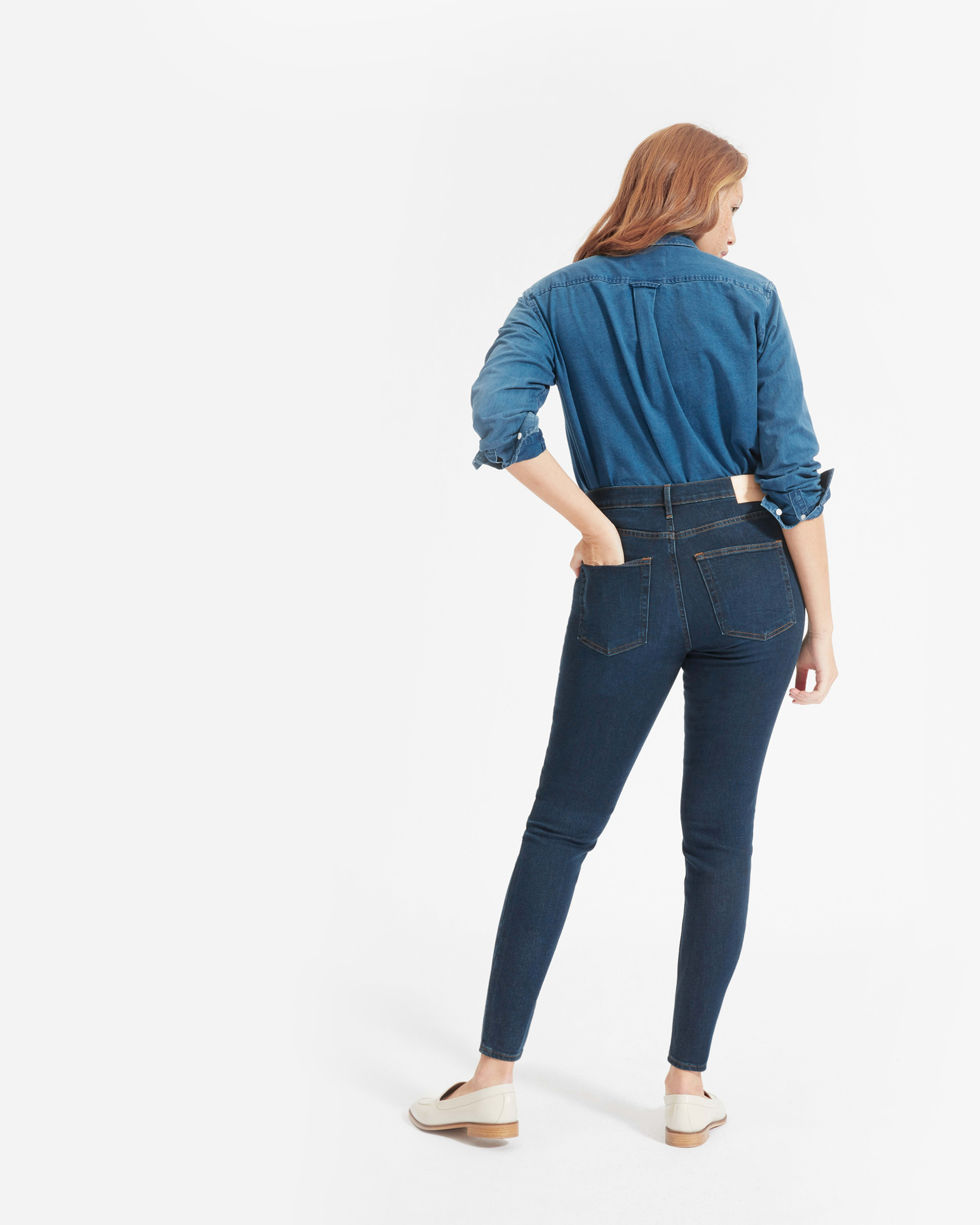 The Authentic Stretch Mid-Rise Skinny Dark Blue Wash – Everlane