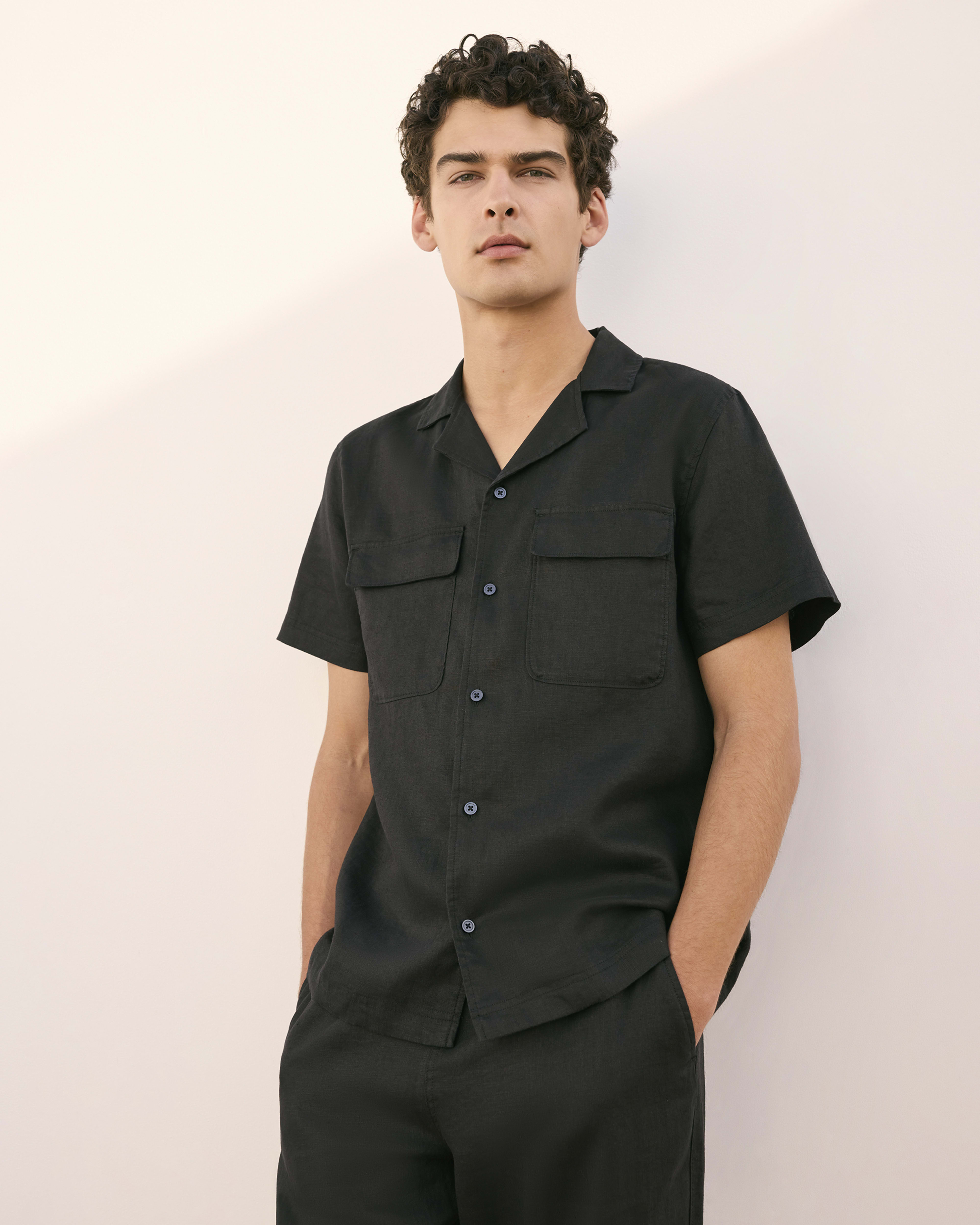 The Resort Shirt in Linen Black – Everlane